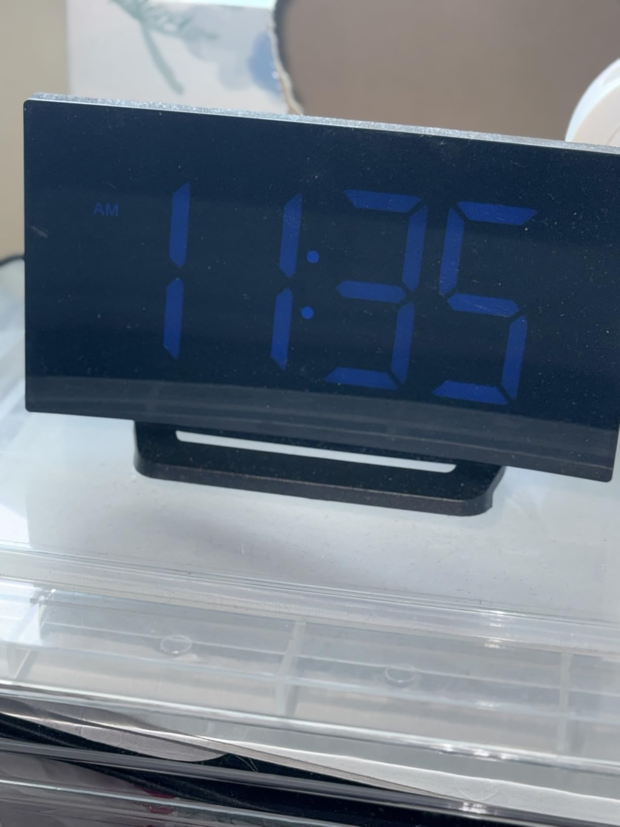 Vibrating Alarm Clock for Heavy Sleepers with Bed Shaker, 116dB Dual Alarms | 3 Wake-Up Modes 3 Vibration Levels, Weekday/Weekend Mode, 5 Volumes 5 Dimmers, 7.5-Inch Display, USB Charging, Battery Backup customer photo 2