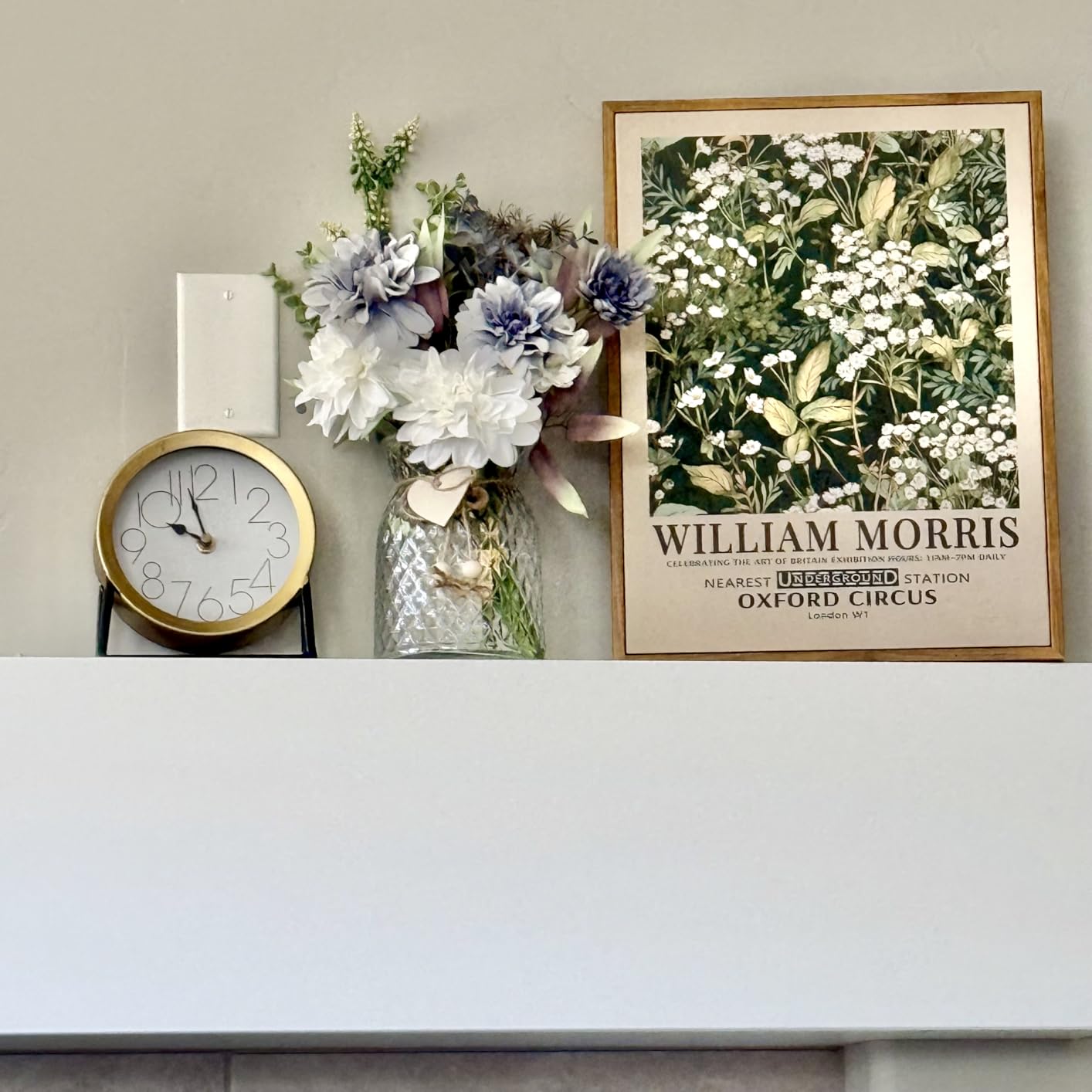 Modern Golden Table Clock on Stand, Decorative Desk and Shelf Clock, Mantel Clock Farmhouse Clock Non-Ticking, Home Décor for Living Room, Bedroom, Bedside, Desk, Gift Clock (Gold) customer photo 2