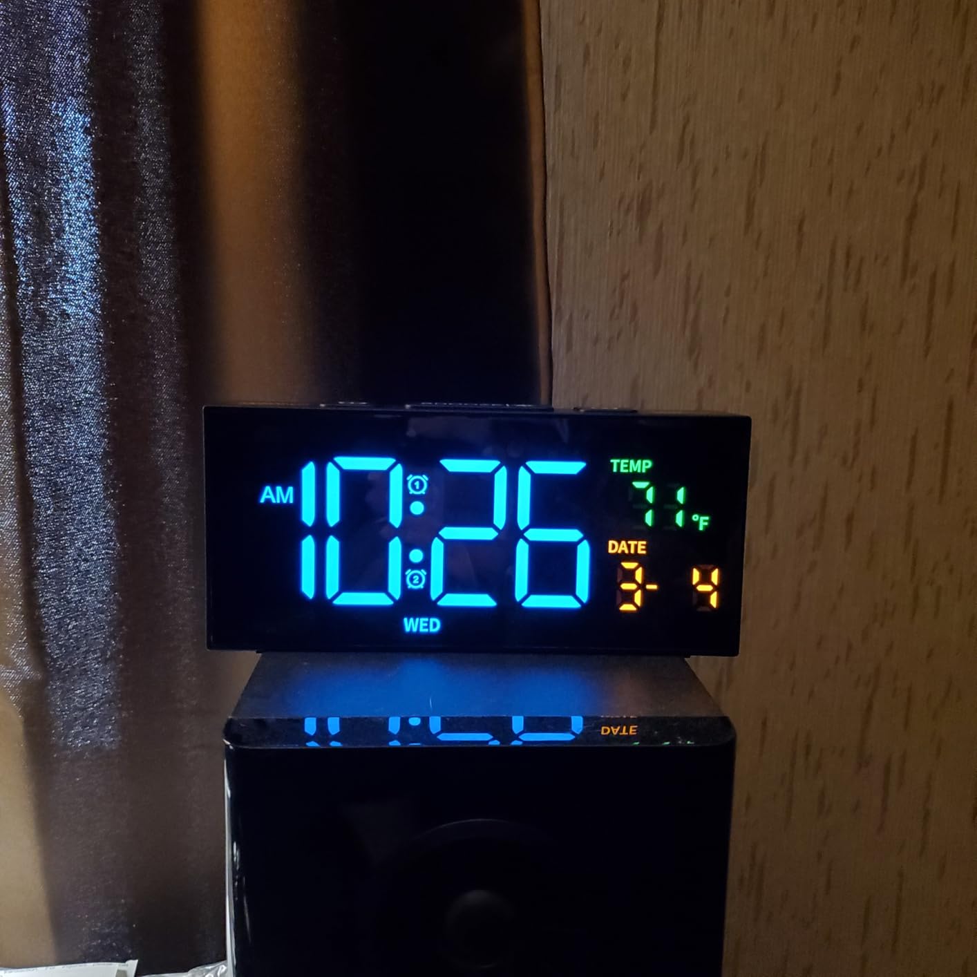 Alarm Clocks for Bedrooms, Digital Clock with Date Temperature and Weekday, Manual DST, Snooze, 2 Alarms, 4 Volumes for Living Room Home Bedside Desk (Black) customer photo 1