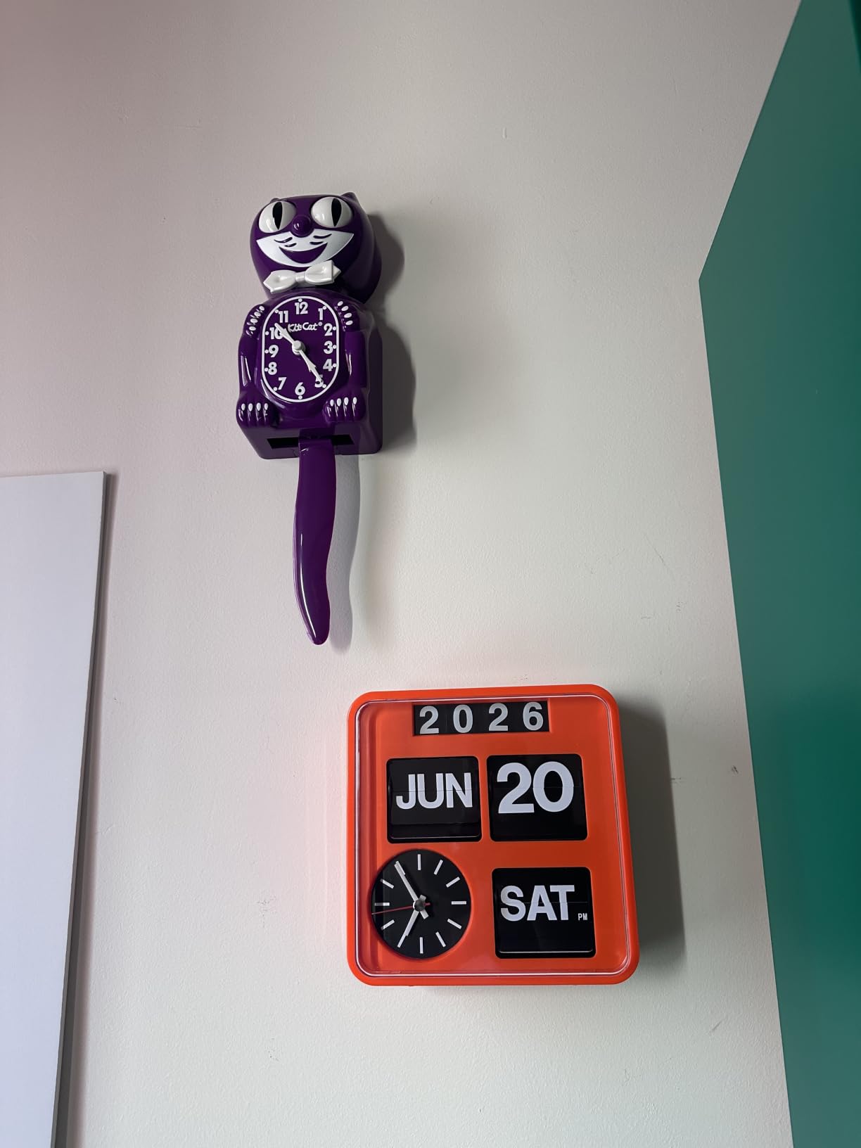 Retro Modern 9.45 Inches Calendar Day Date Flip Desk Wall Clock (Wood Grain) customer photo 1