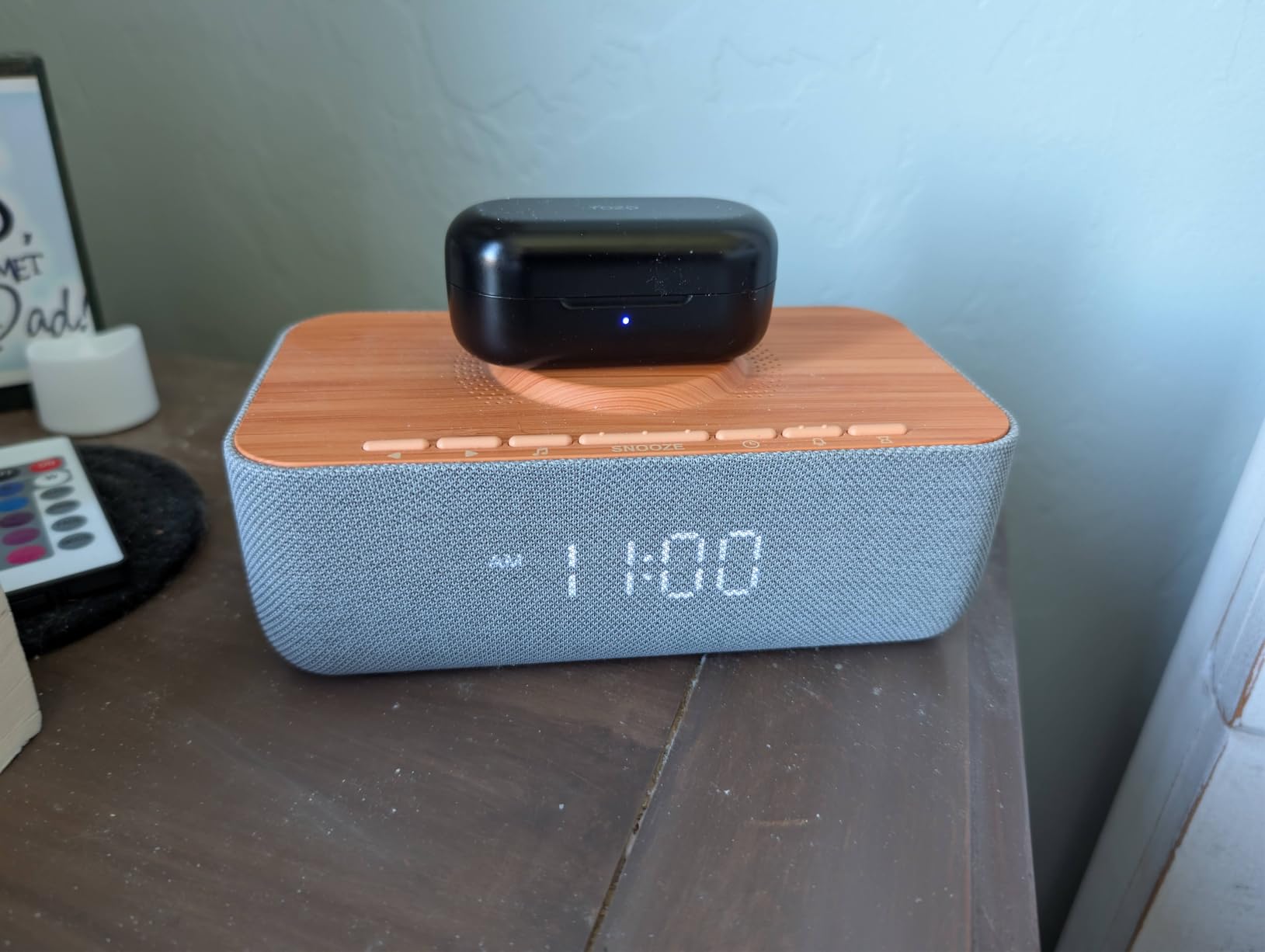 REACHER 15W Magnetic Wireless Charging Alarm Clock with White Noise Machine | 15W magnetic charging, woodgrain style, 20 sleep sounds, gradual wake, snooze, 0-100% dimmable display for bedside customer photo 1