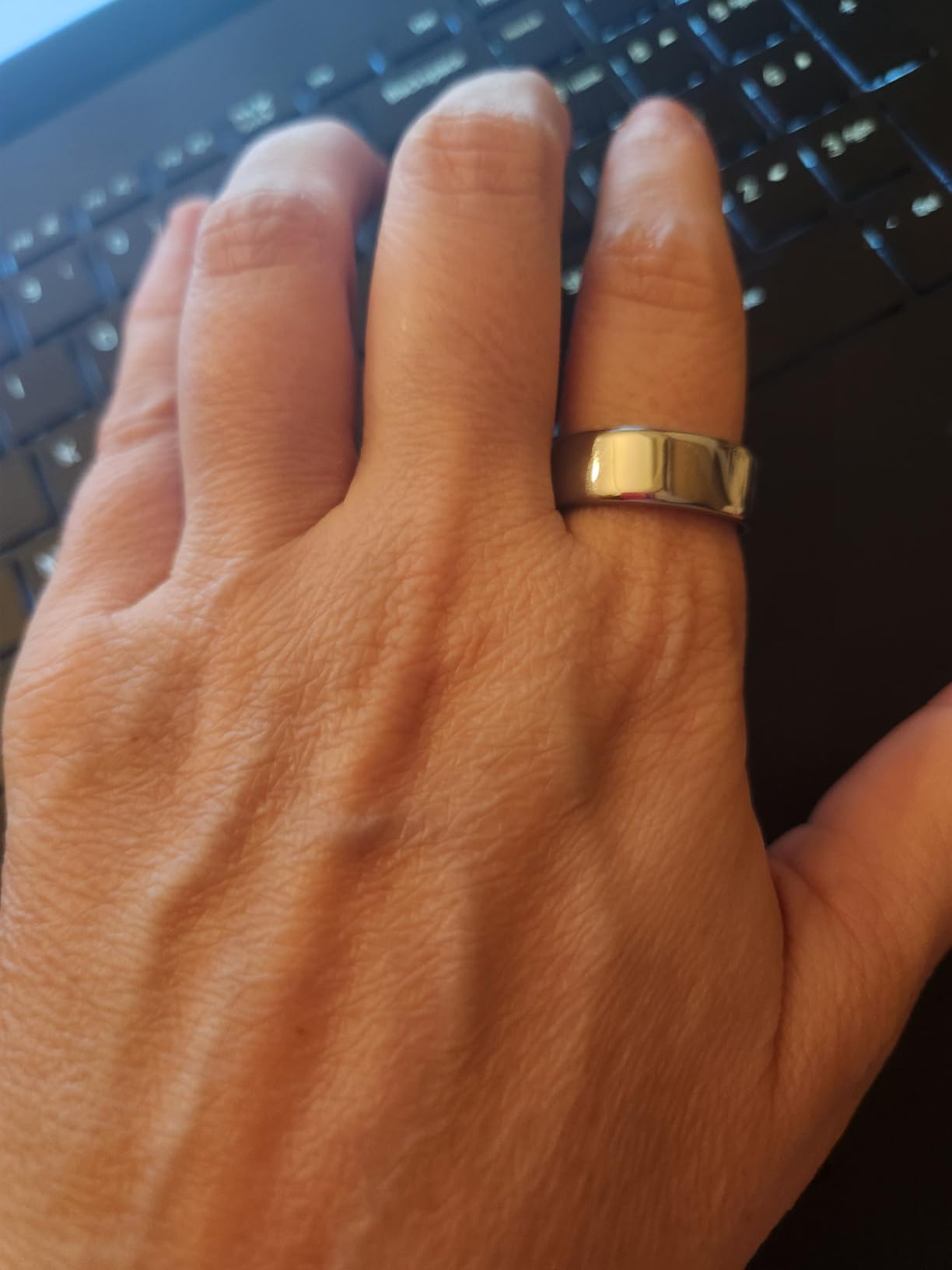 OURA Ring 4 Smart Ring - Silver - Size 10 | Sleep, Activity, Women's Health, AI Advisor, Up to 8 Days of Battery Life, Size Before You Buy, Android & iOS Compatible customer photo 1