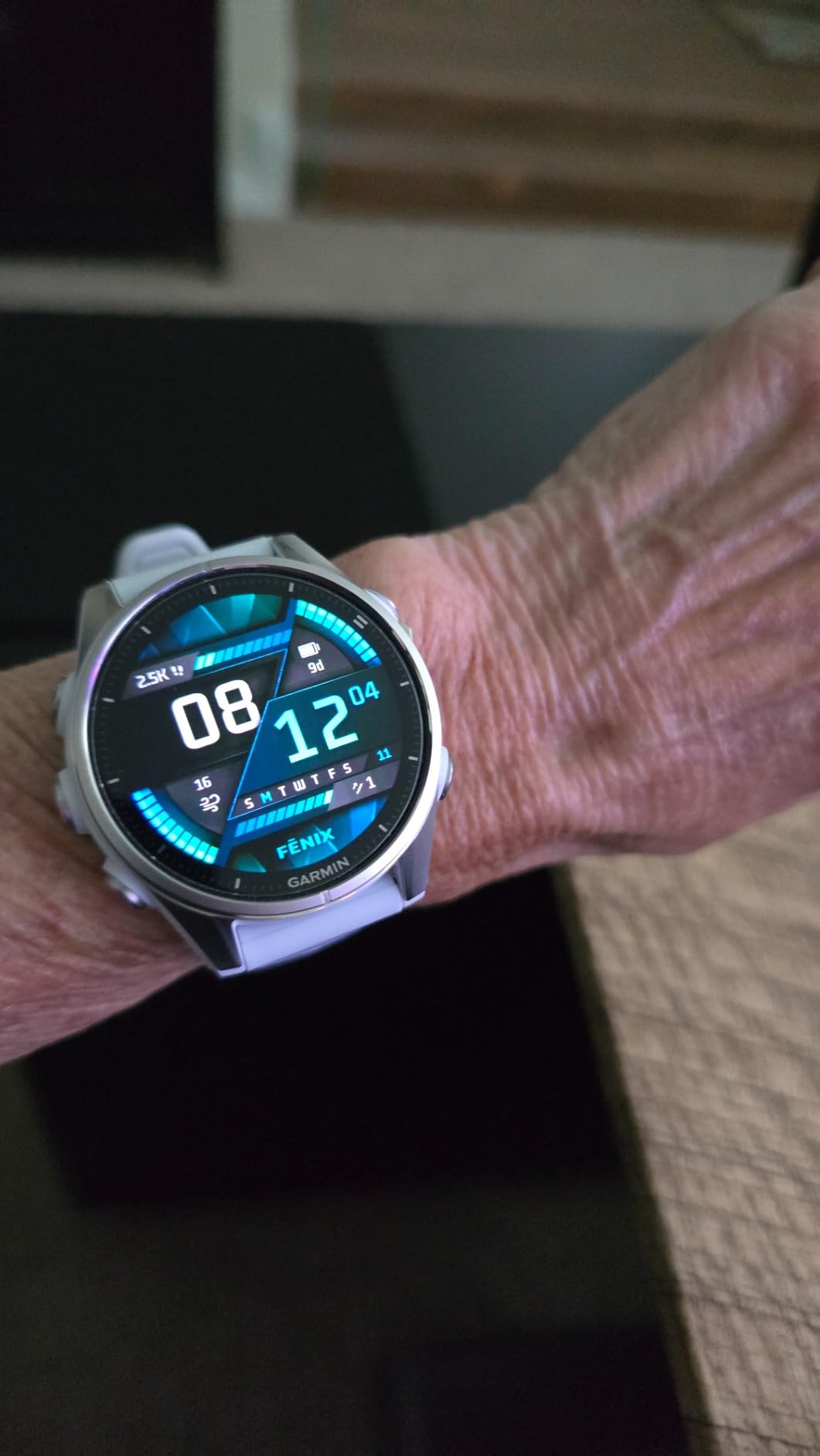 Garmin fēnix 8, 43mm, Whitestone | Premium Multisport Smartwatch, AMOLED Display, GPS, Built-In Flashlight, Dive-Rated, Built-In Speakers & Mic customer photo 1