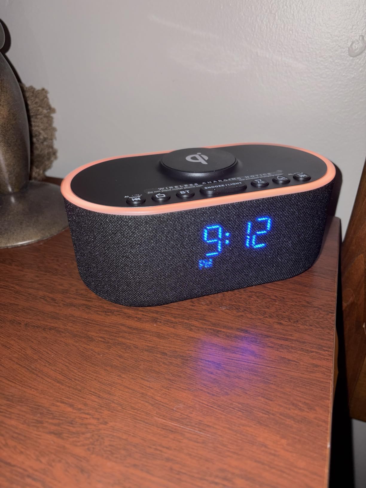 Odokee Qi Certified Wireless Charging Alarm Clock Radio for Bedroom | Fast Wireless Charger for iPhone Samsung - 10W Stereo Bluetooth Speaker - Dimmable Digital Clock with FM Radio - Black customer photo 2
