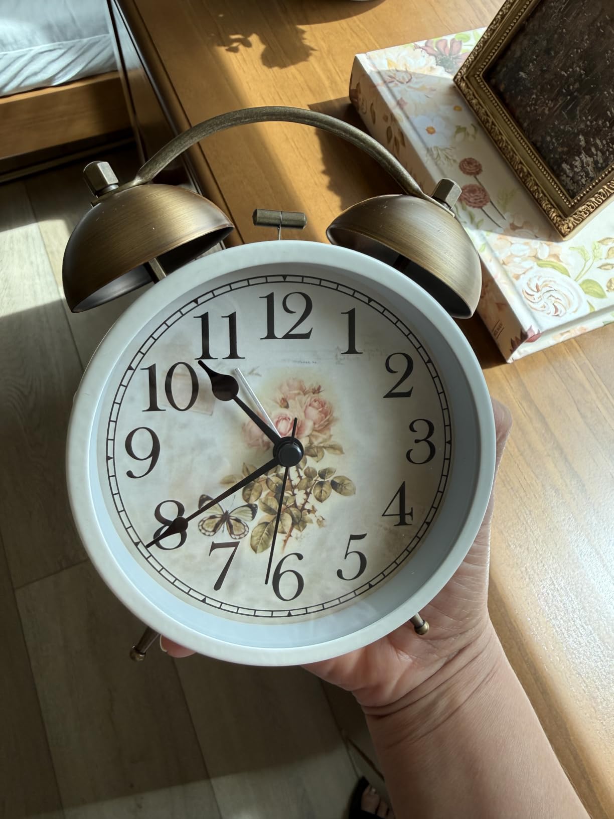 Maxspace 4 Inch Twin Bell Alarm Clock, Retro Analog Alarm Clock Silent Non-Ticking Quartz with Night Light, Small Desk Clock for Bedside Table, Battery Operated (Rose) customer photo 1