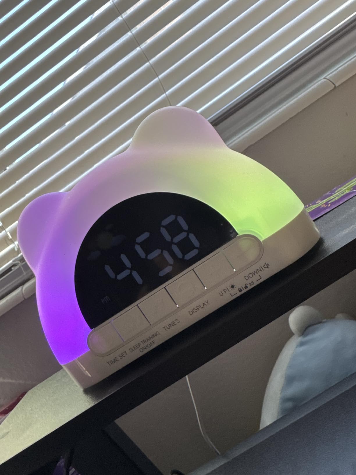 Hournor Kids Alarm Clock, Ok to Wake Alarm Clock for Kids, Toddlers Sleep Training Clock with 12 Colors Night Light for Bedroom, Sound Machine, Birthday Gift for Boys Girls Children(Adapter Include) customer photo 1