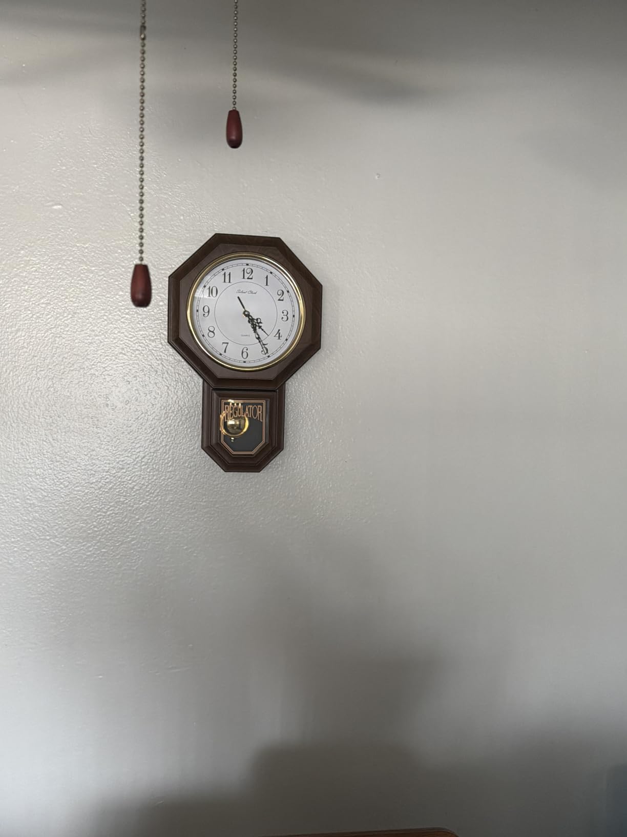 Pendulum Wall Clock Battery Operated, Imitation Wood Plastic Regulator Clock with Pendulum, Vintage Decorative Wall Clocks for Living Room, Farmhouse, Office, Bedroom, Kitchen, Wall Decor customer photo 2