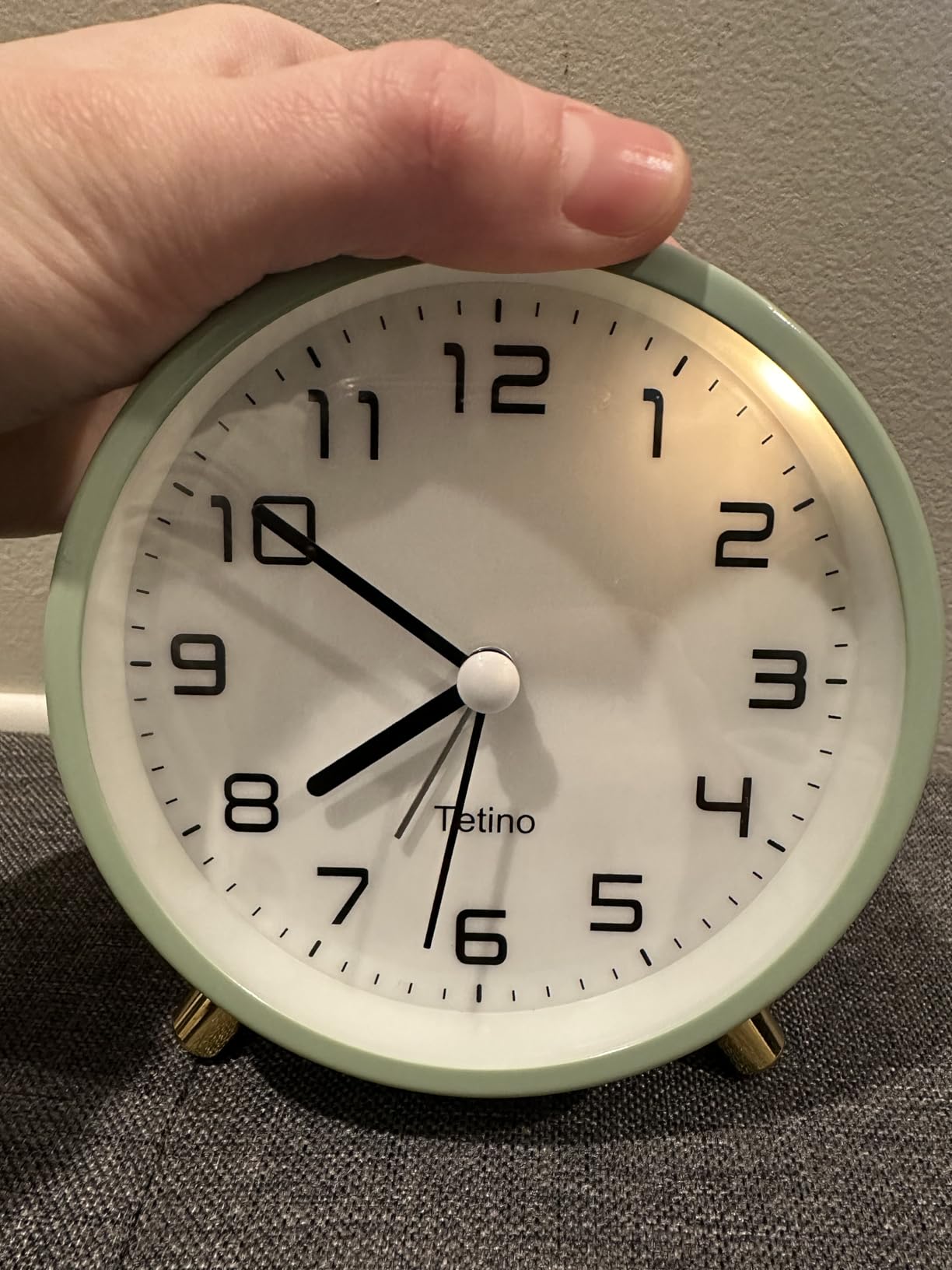 Tetin Analog Alarm Clocks,Retro Metal Desk Silent Non Ticking Small Clock with Night Light,Battery Operated,Simple Design,for Bedrooms, Bedside,Office,Home Décor (Green) customer photo 1
