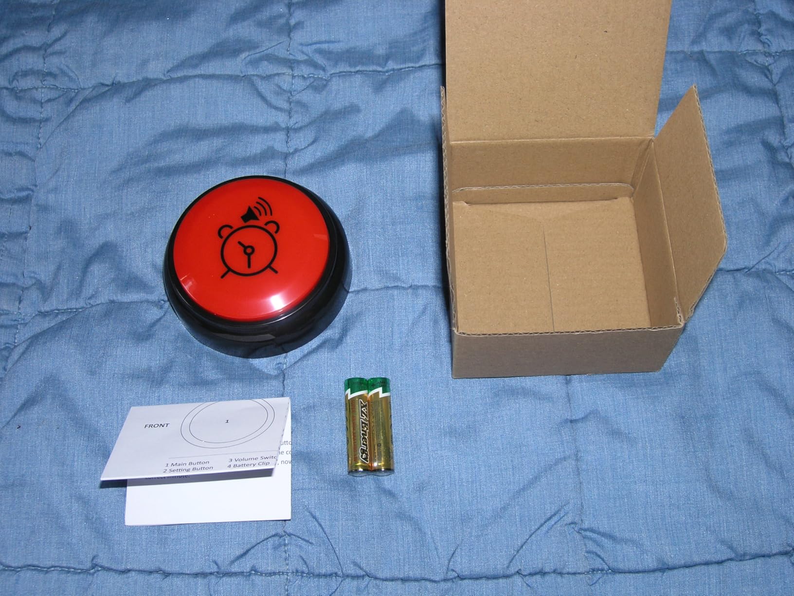 memo24 Talking Button Alarm Clock for The Blind and Visually Impaired, Elderly & Dementia Sufferers. English Male Voice Announces Time/Day/Date, Volume Control Switch, Batteries Included. customer photo 2