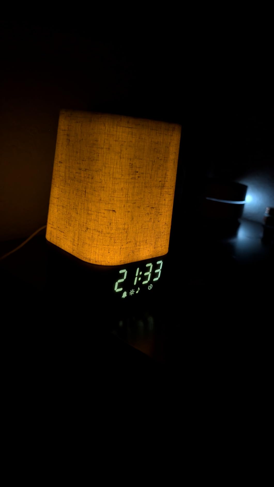 Sunrise Alarm Clock with Sound Machine Nature Wake Up Light for Early Start | 30 Sleep Sounds, Adjustable Brightness & Volume for Heavy Sleepers - Wood Grain customer photo 2
