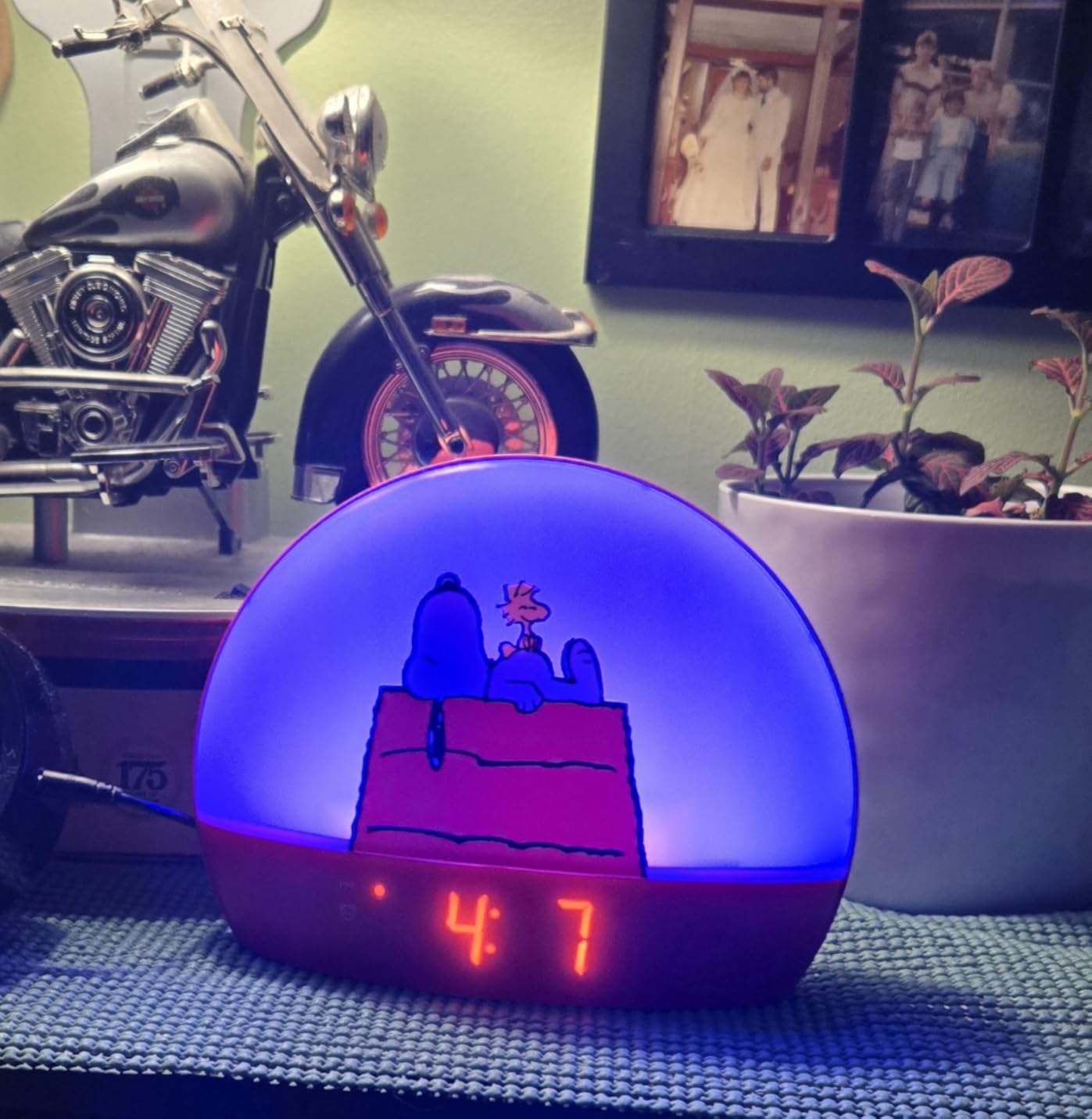 Peanuts Snoopy Sunrise Alarm Clock - Vibrant Snoopy Edition with Multicolor Lights, USB Charging, LED Display, Gentle Wake-Up Simulation, and Handy Snooze Function, Yellow customer photo 2