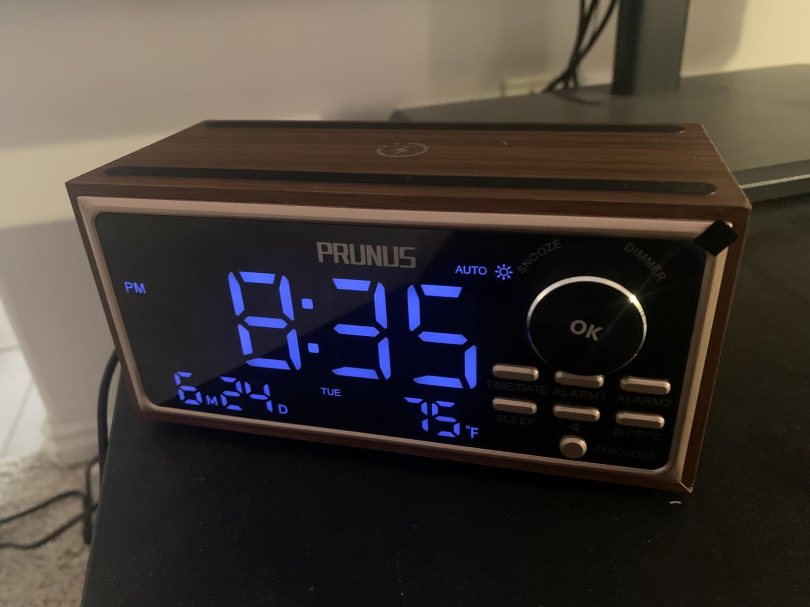 PRUNUS J-177 Retro Vintage Alarm Clock Radio with Fast Wireless Charging, Dual Alarms, Snooze, Large LED Display, Dimmer Control, Auto-Dimming, Retro Clock for Bedroom customer photo 1