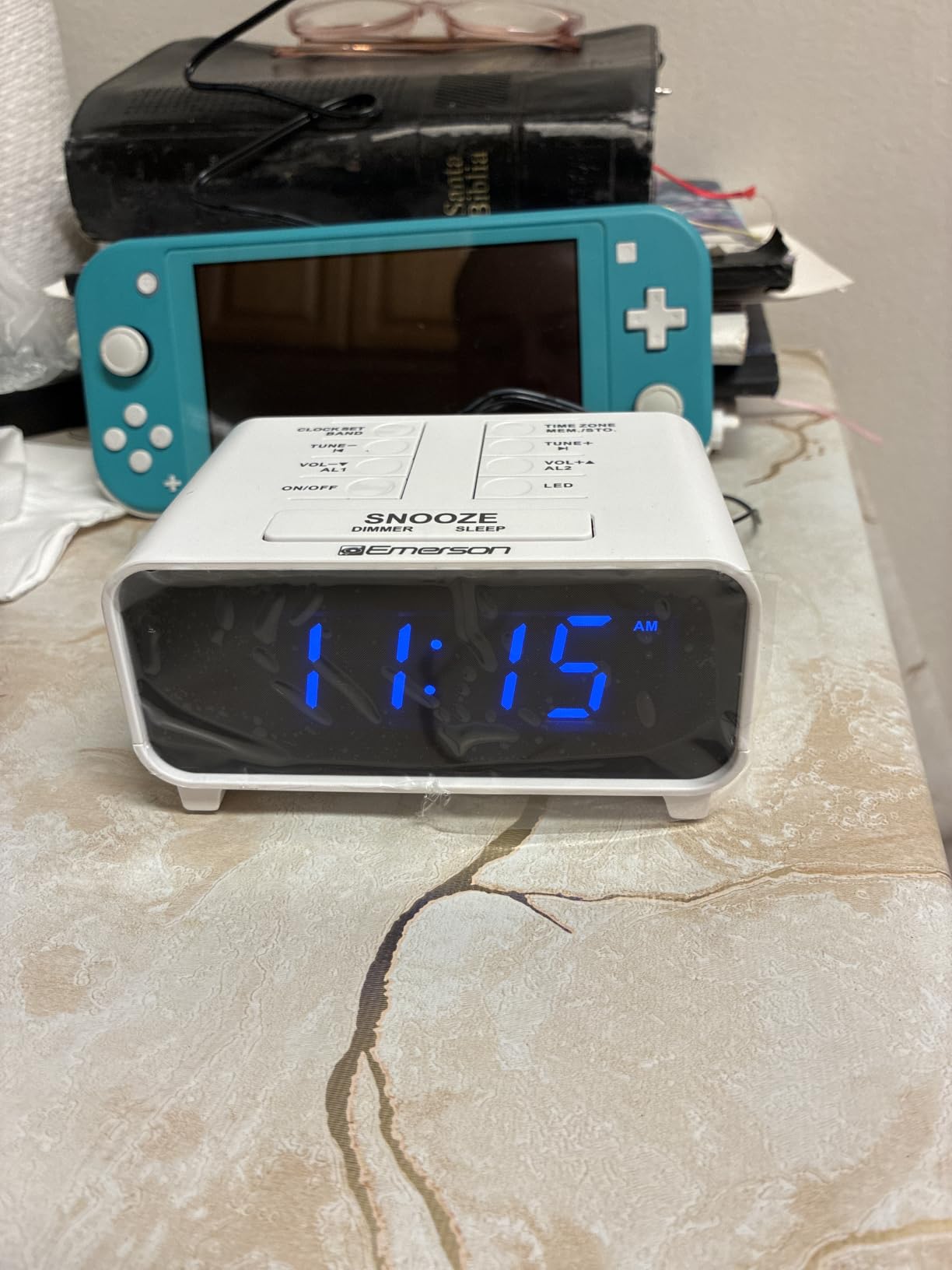 Emerson CKS1500 SmartSet Dual Alarm Clock Radio with AM/FM, 0.9