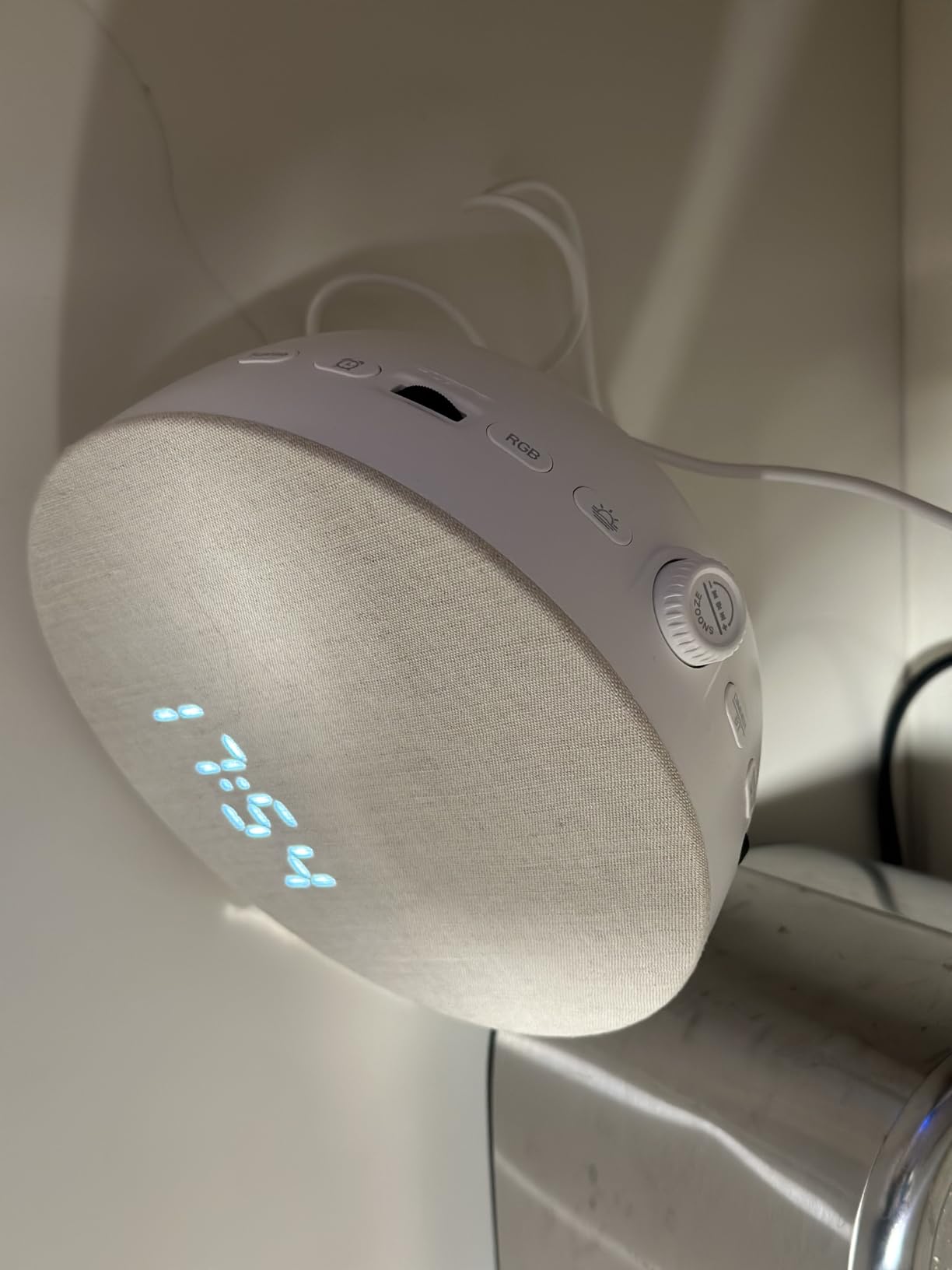 Sunrise Alarm Clock with Sounds Machine:Gentle Gradual Wake Up Light for Heavy Sleepers Relieve Anxiety Dimmable Clock with Bluetooth Memory for Bedroom - White Noise Machine with 30 Sleep Sounds customer photo 1