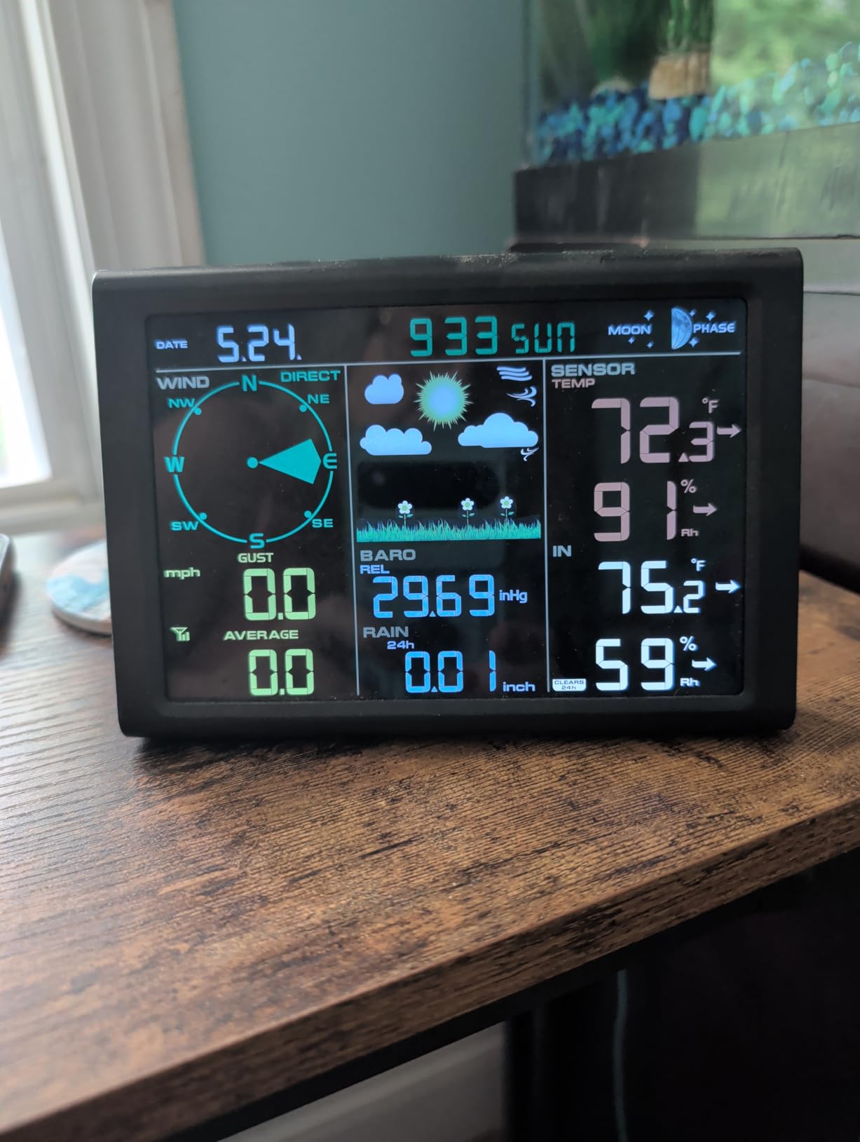 Wireless Weather Station with Outdoor Wireless Sensor, Radio Controlled Clock, Rain Gauge, Wind Speed/Direction, Moon Phase, Barometer, Temperature/Humidity, Weather Forecast (No WiFi) customer photo 1