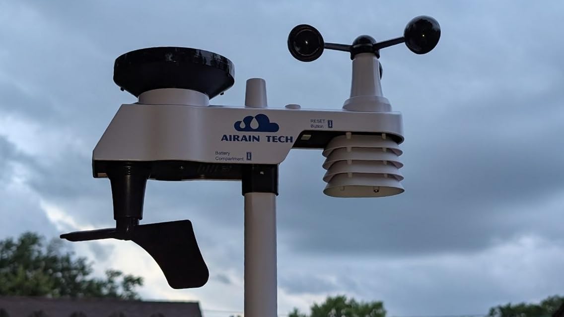 Wireless Weather Station with Outdoor Wireless Sensor, Radio Controlled Clock, Rain Gauge, Wind Speed/Direction, Moon Phase, Barometer, Temperature/Humidity, Weather Forecast (No WiFi) customer photo 2