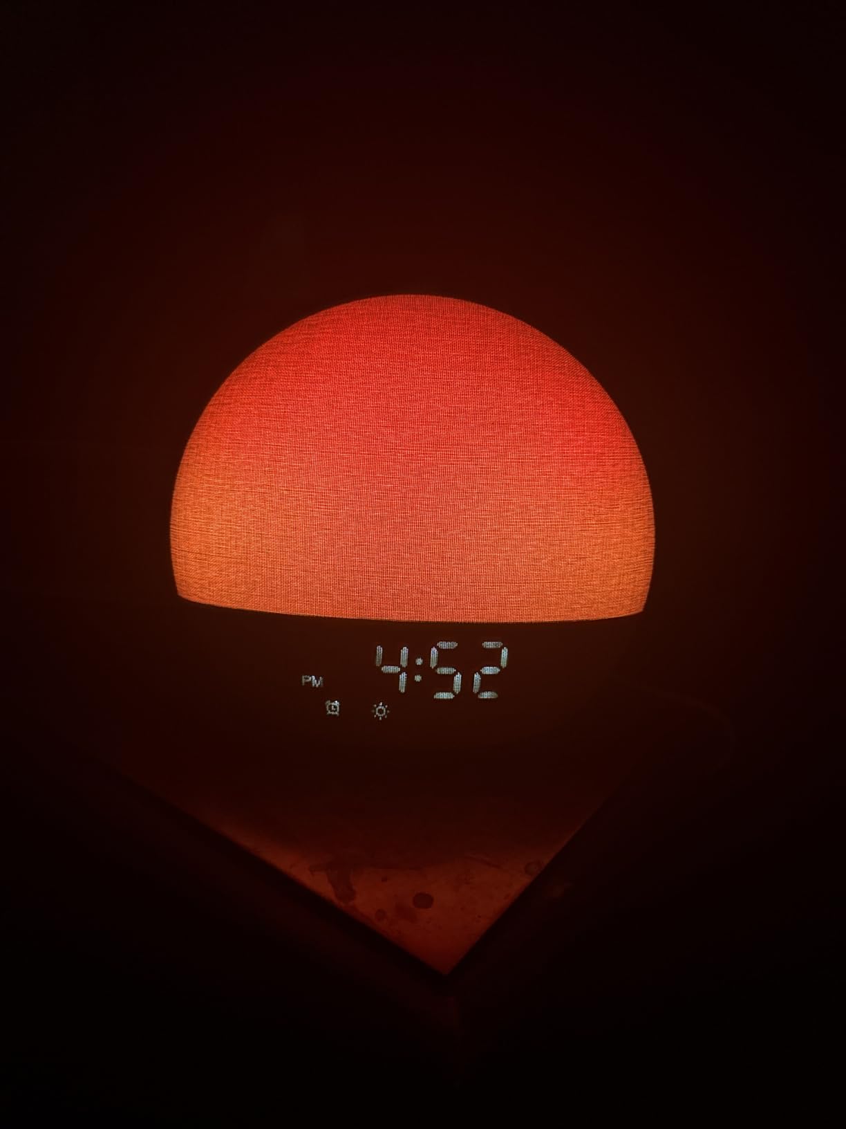 Geuuap Sunrise Alarm Clock, Noise Sound Machine Night Light, Wood Grain | 25 Soothing Sounds, 17 Dimmable lights, Dual Independent Alarms, Unlimited Snooze, Bluetooth Speaker, Backup Battery Memory customer photo 2