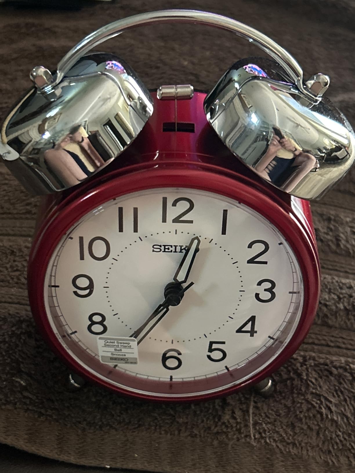 NEWGATE QHK063RLH Retro Modern Bell Non Ticking Bedroom Alarm Clock, Red, 6 x 5 Inches - Vintage Twin Bell Design for Heavy Sleepers customer photo 1