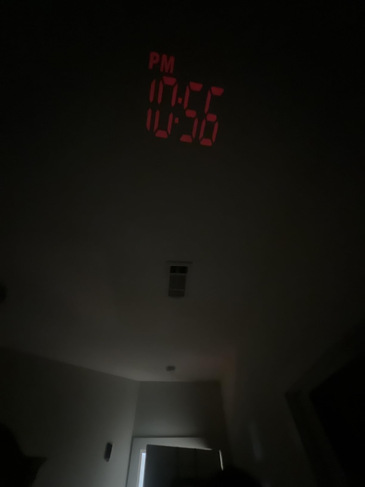 SZELAM Digital Clock,Alarm Clock Bedside with Projection,7.3