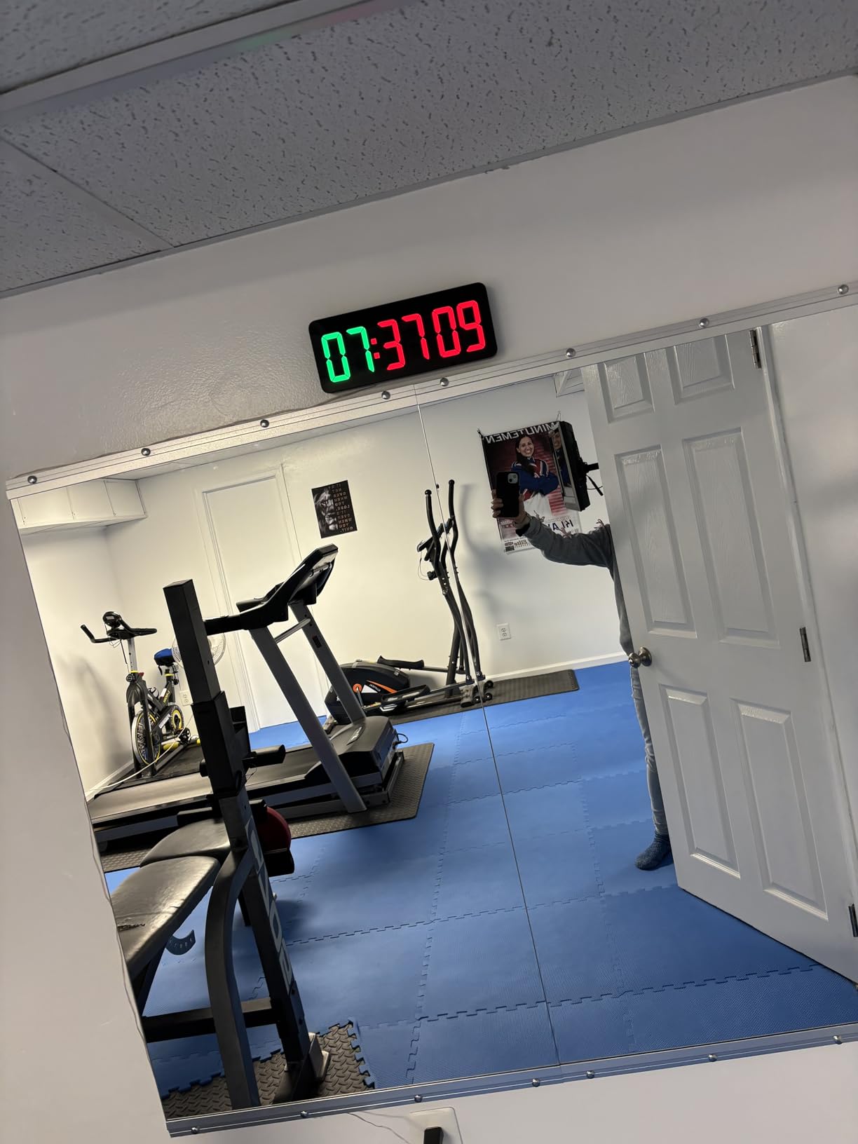 Gym Clock Timer for Tabata/FGB/EMOM Interval Workout | Large LED Display, Digital Wall Clock with Seconds, Remote Control, For Classroom Home Garage Office customer photo 1