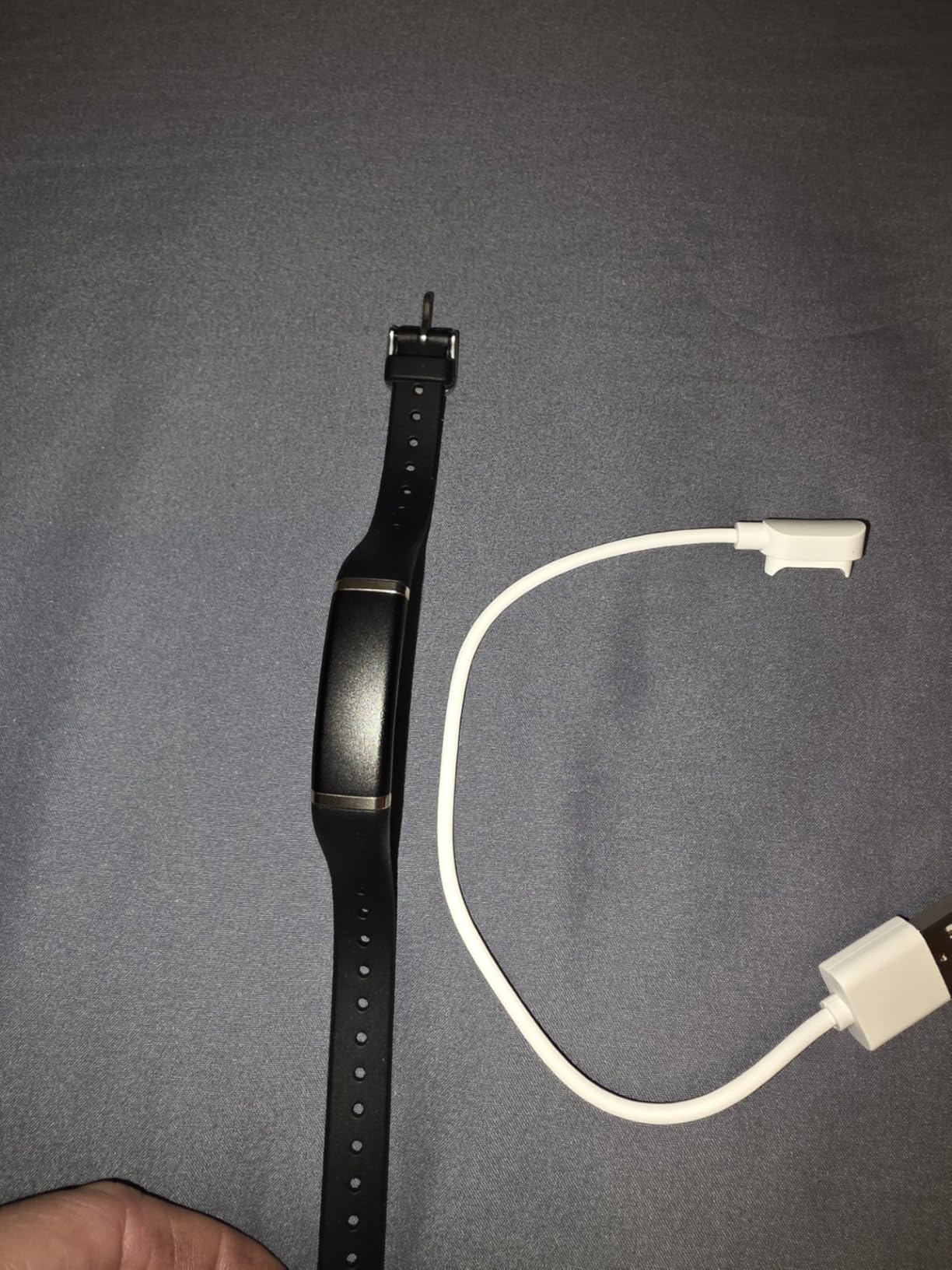 FITVII Screenless Fitness Tracker for Women Men, Subscription Free Activity Tracker customer photo 2