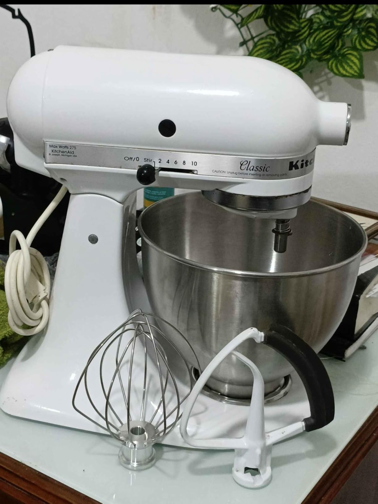 KitchenAid Classic Series 4.5 Quart Tilt-Head Stand Mixer K45SS, White customer photo 2