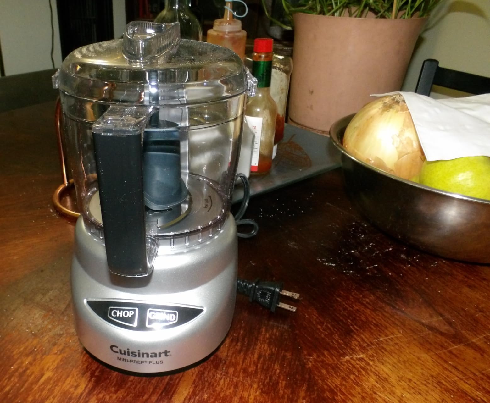 Cuisinart Mini-Prep Plus Food Processor, 3 Cup Mini Food Processor to Chop Herbs, Vegetables, and Hard Cheese, 3 Cup Work Bowl, Reversible Stainless Steel Blade, DLC-2A, White customer photo 1