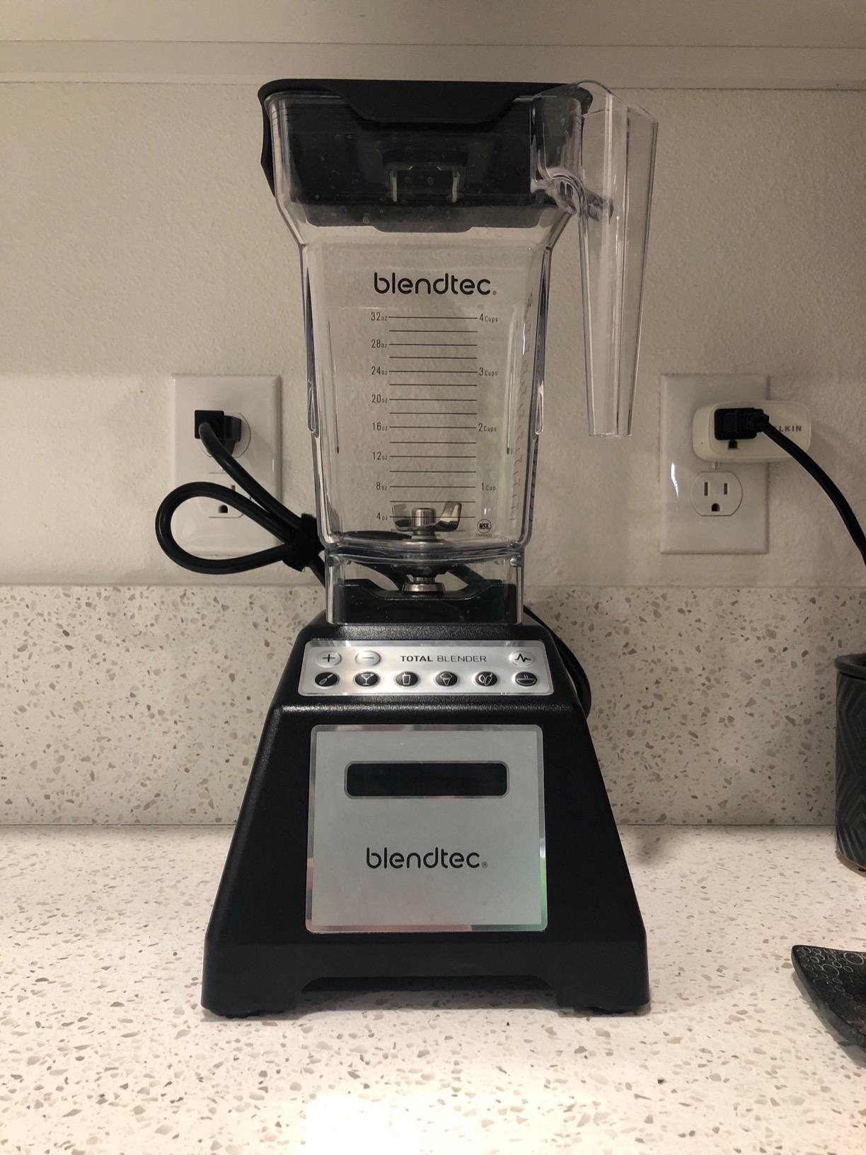 Blendtec Total Blender Classic (Black) & 75oz* FourSide Jar customer photo 1