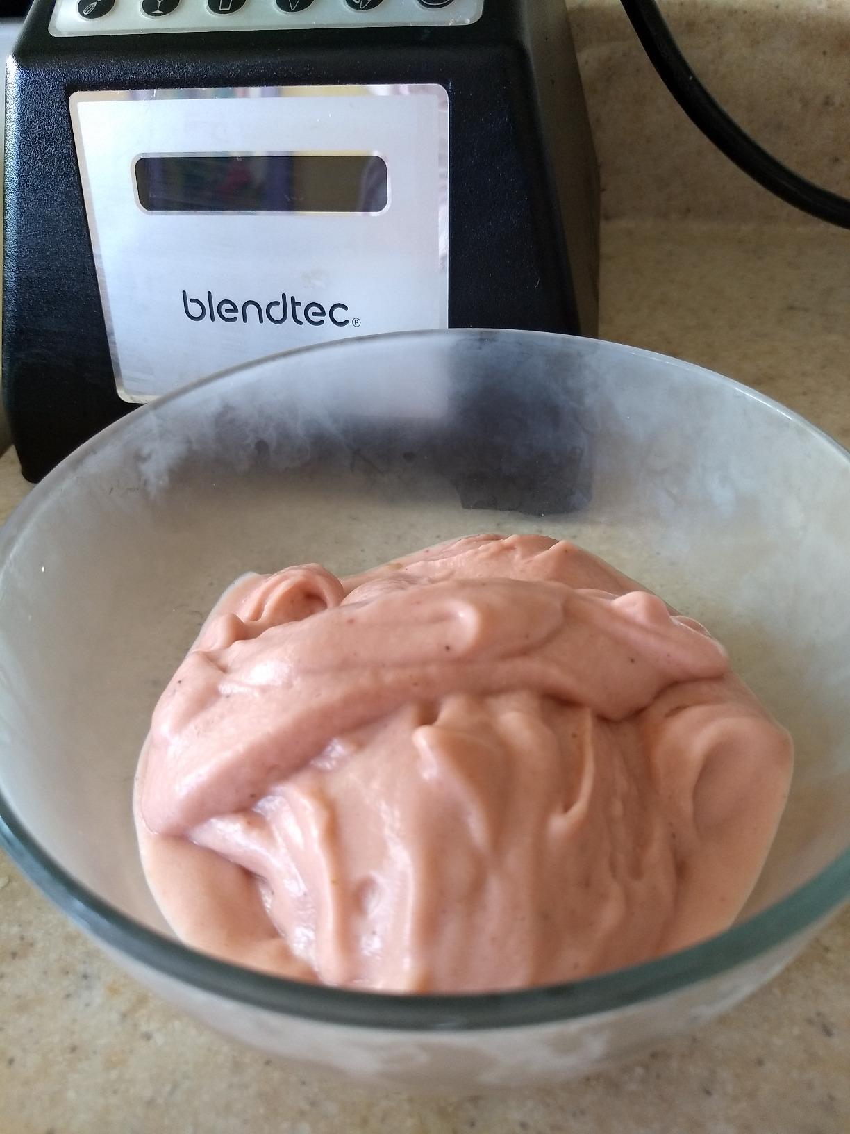 Blendtec Total Blender Classic (Black) & 75oz* FourSide Jar customer photo 2