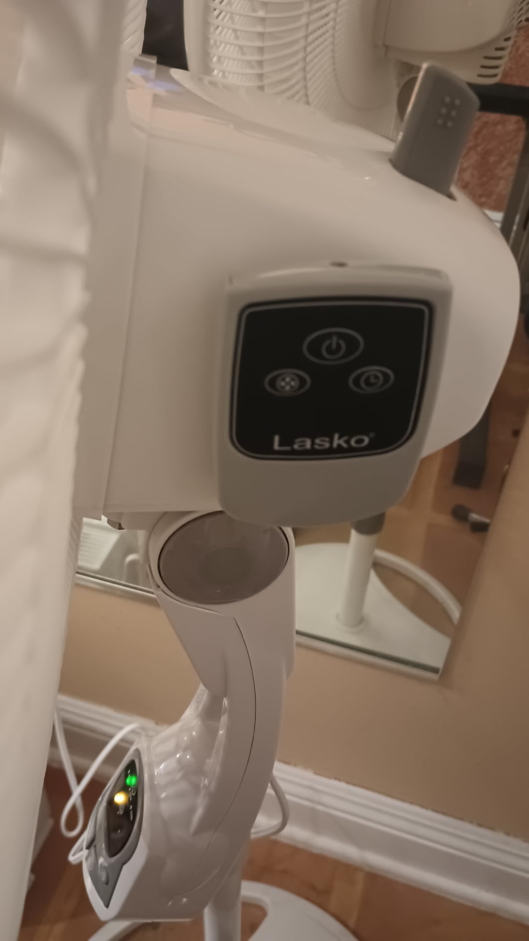 Lasko Oscillating Adjustable Pedestal Stand Fan - 16” - 1646 - White customer photo 1