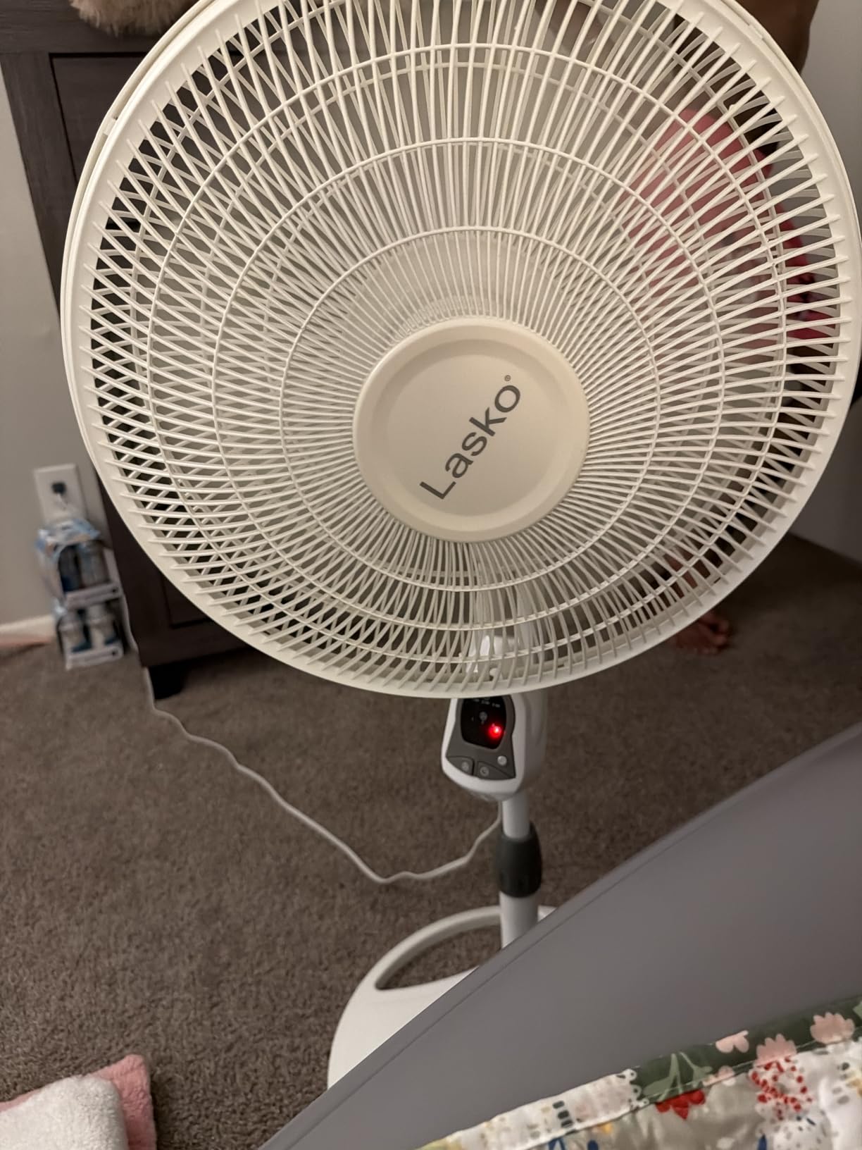 Lasko Oscillating Adjustable Pedestal Stand Fan - 16” - 1646 - White customer photo 2
