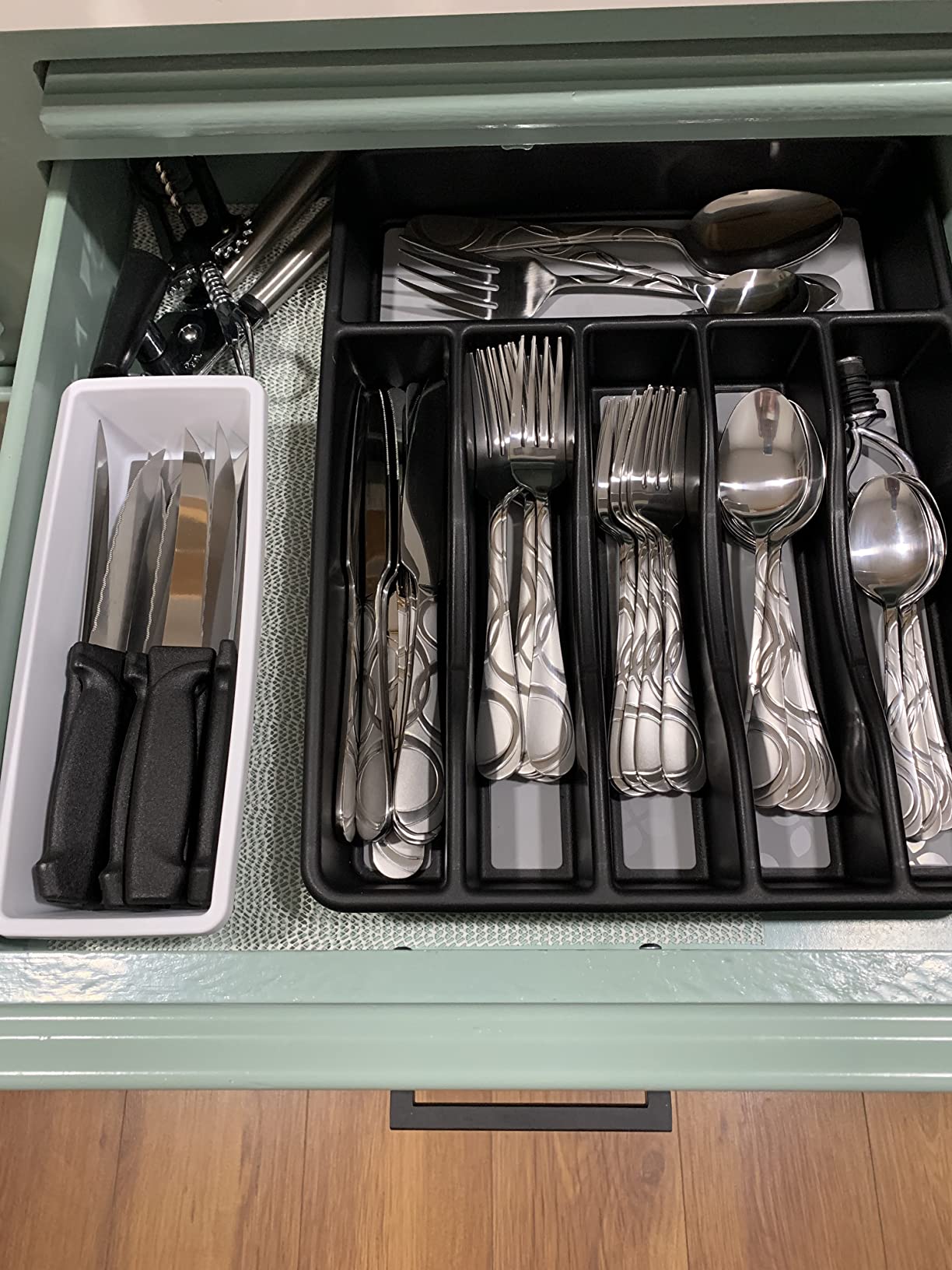 Pfaltzgraff Simplicity 53-Piece Flatware Set, 18/0 Stainless Steel Silverware Set for 8 with Serving Utensils, Classic Dining Cutlery for Everyday Use and Entertaining customer photo 2