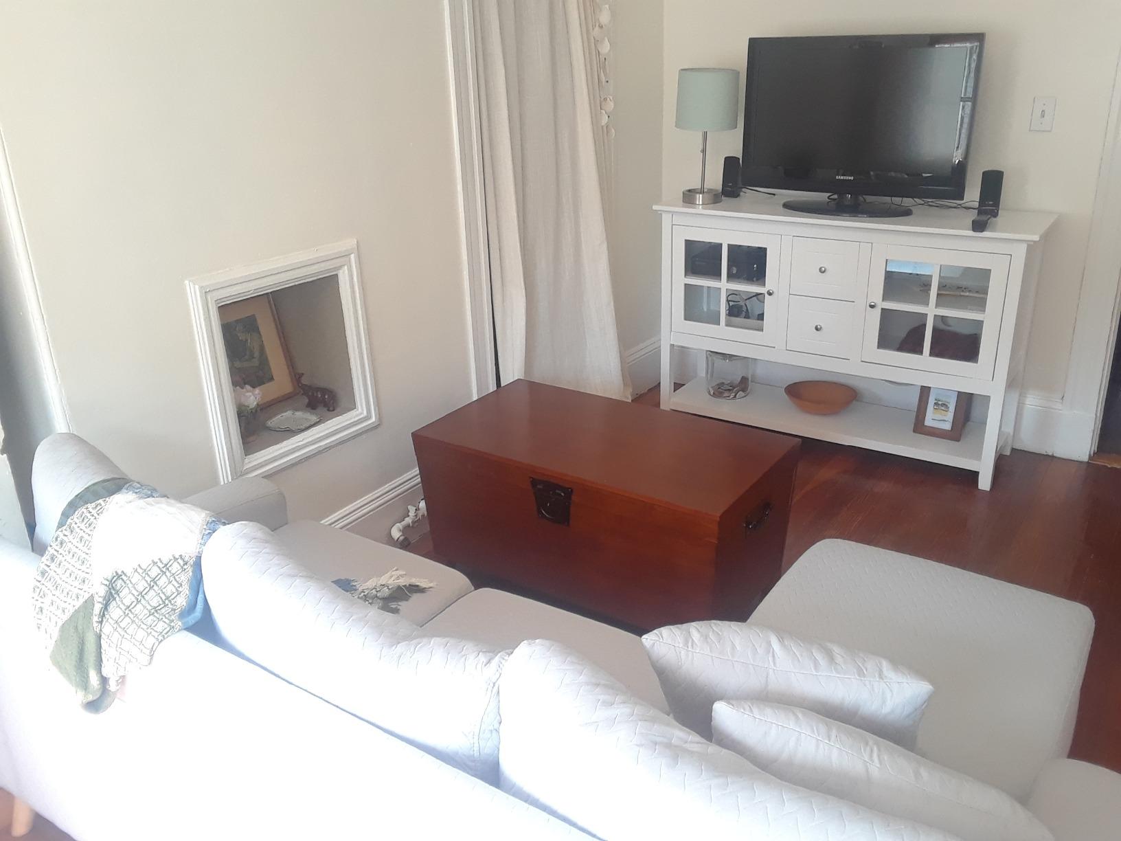 SEI Furniture - Pyramid Lift-top Trunk Coffee Table - Transitional Design, Brown Finish - Ideal for Living Room, Family Room (CK1224) customer photo 1