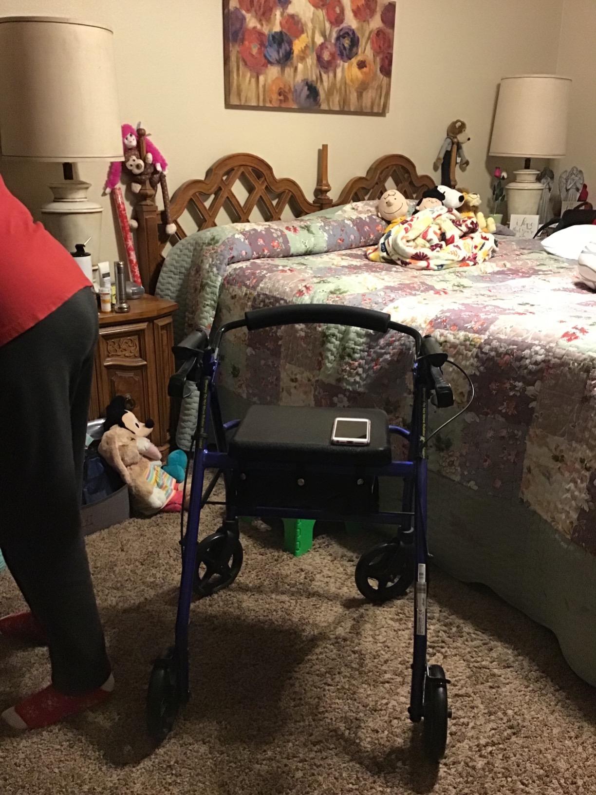 Drive Medical R728BL Foldable Rollator Walker with Seat, Blue customer photo 1