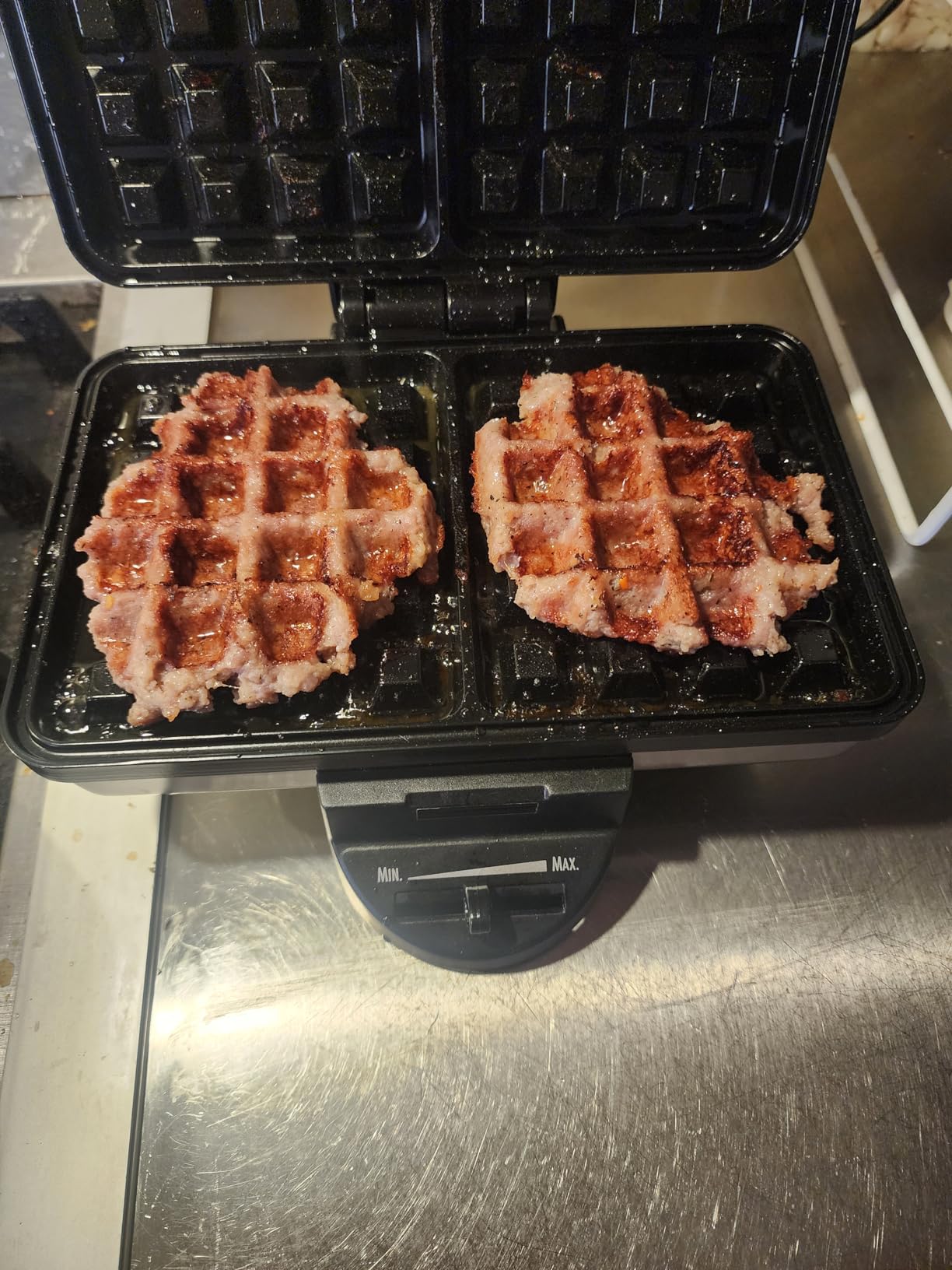 Hamilton Beach Belgian Waffle Maker with Shade Control customer photo 1
