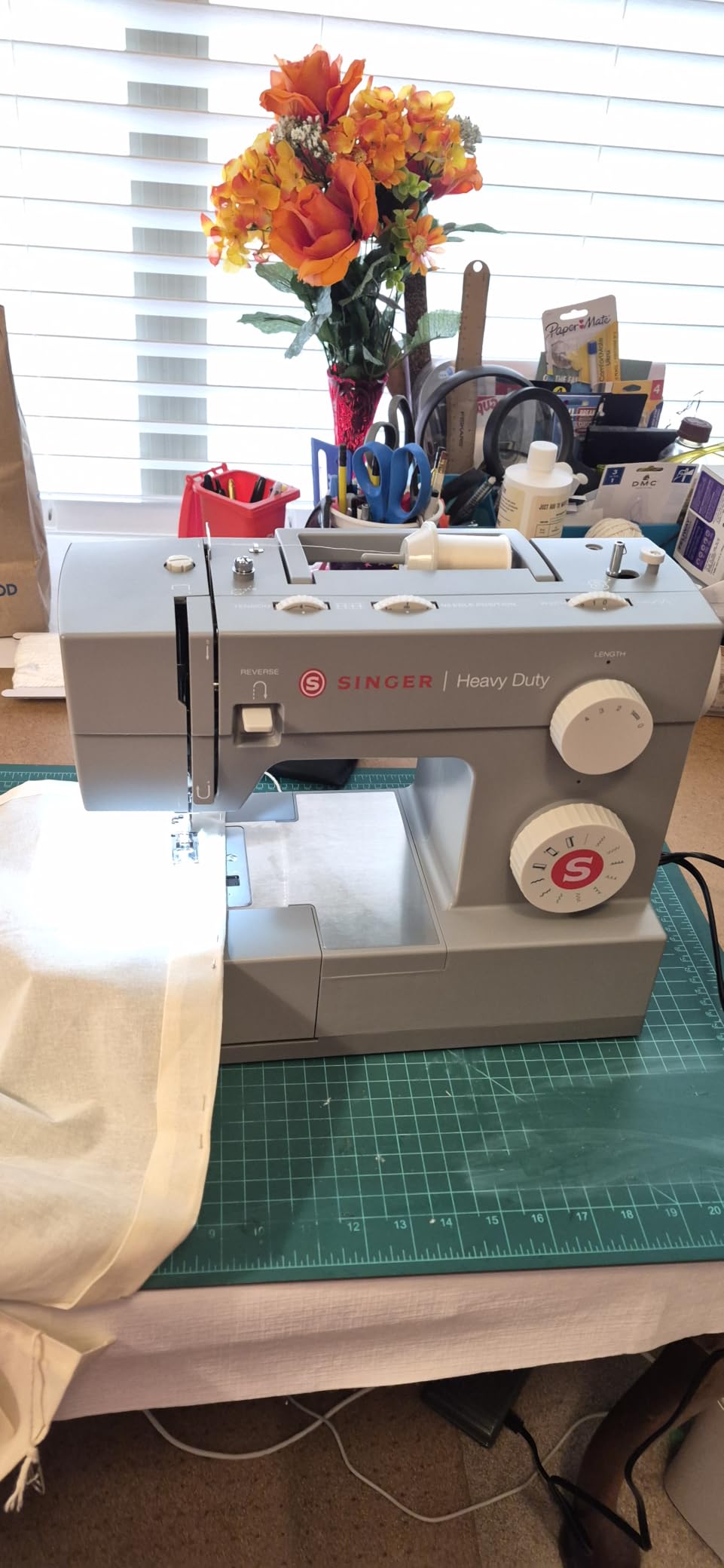 SINGER® 4411 (Grey) High Speed Heavy Duty Sewing Machine with Accessories | 11 stitches deliver 69 applications, 50% more power for denim and canvas, metal frame, 4-step buttonhole, 1100 stitches/min customer photo 1