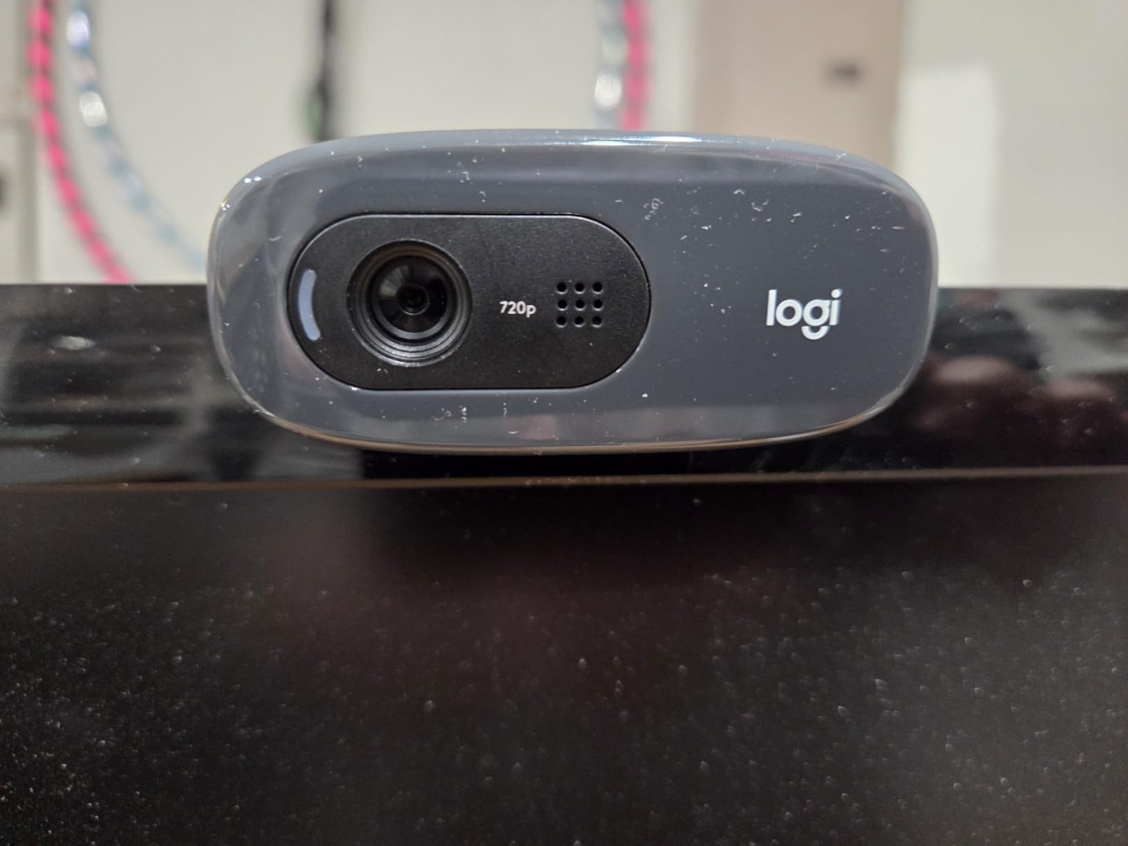 Logitech C270 720p Webcam Plug-and-Play Wide Screen Video Calling - Black | Auto-Light Correct, Noise-Reducing Mic, Zoom, Microsoft, Teams, Skype, Nintendo Switch 2 New GameChat Mode, PC Mac compatible customer photo 2