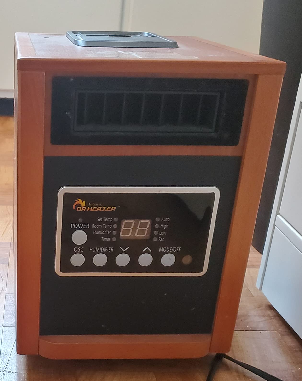 DR. INFRARED HEATER DR-998, 1500W Dual Heating Infrared Space Heater with Humidifier, Oscillation, Remote Control, Thermostat & Safety Protection, Portable with Wheels, Energy Efficient, Cherry customer photo 1