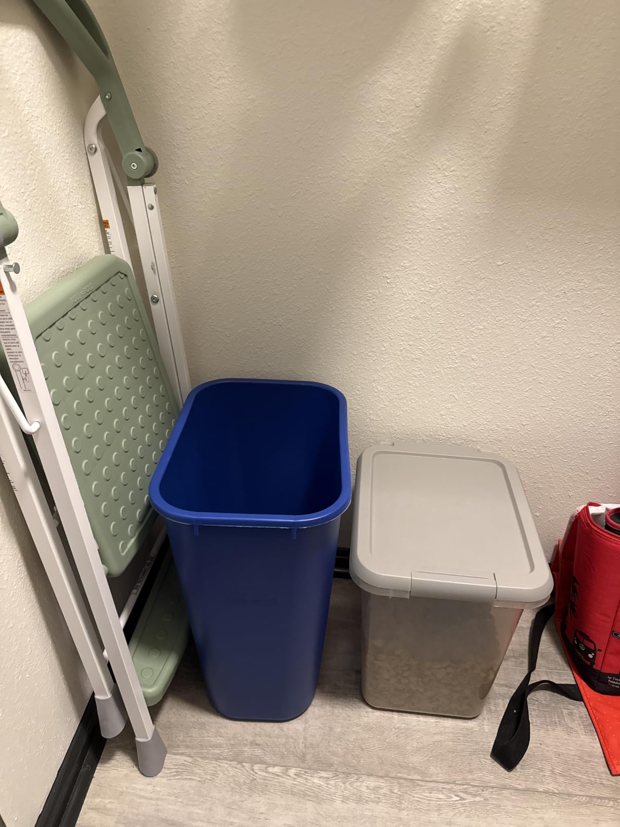 Rubbermaid Commercial Products Deskside Recycling Can, 10.25-Gallon/41-Quart, Blue Recycling Symbol, Plastic, for Bedroom/Bathroom/Office/Under Desk/Sink customer photo 2