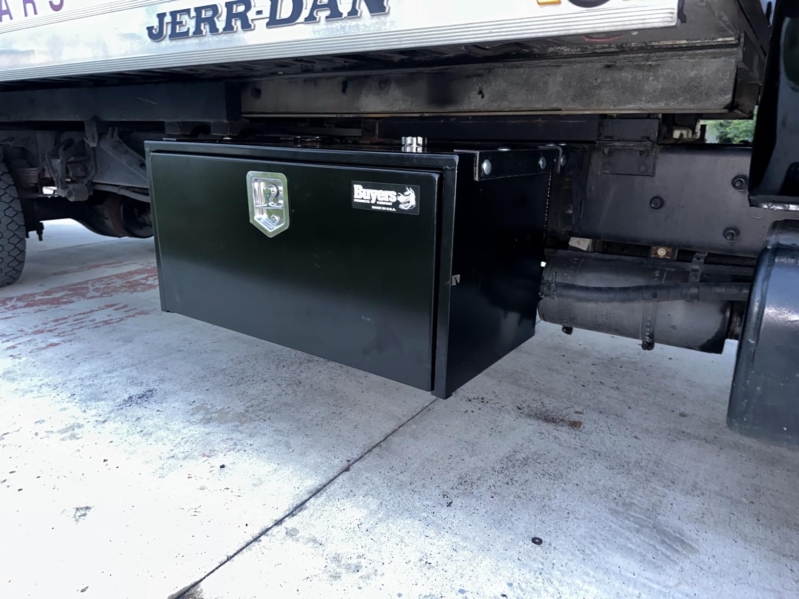 Buyers Products 1702305 36 x 18 x 18 Inch Steel Underbody Tool Box customer photo 1
