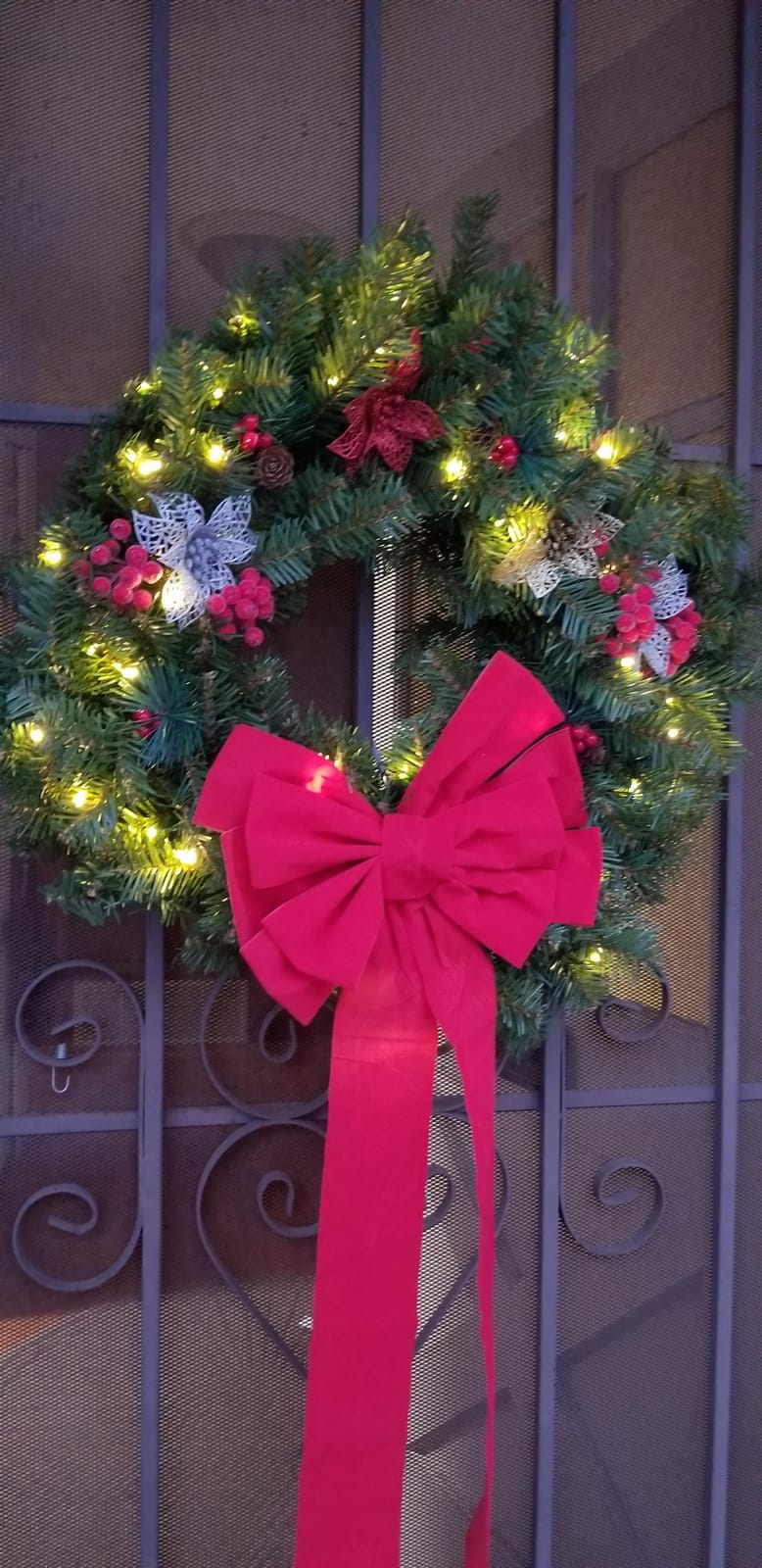 National Tree Company 24in Pre-Lit Norwood Fir Artificial Christmas Wreath customer photo 1