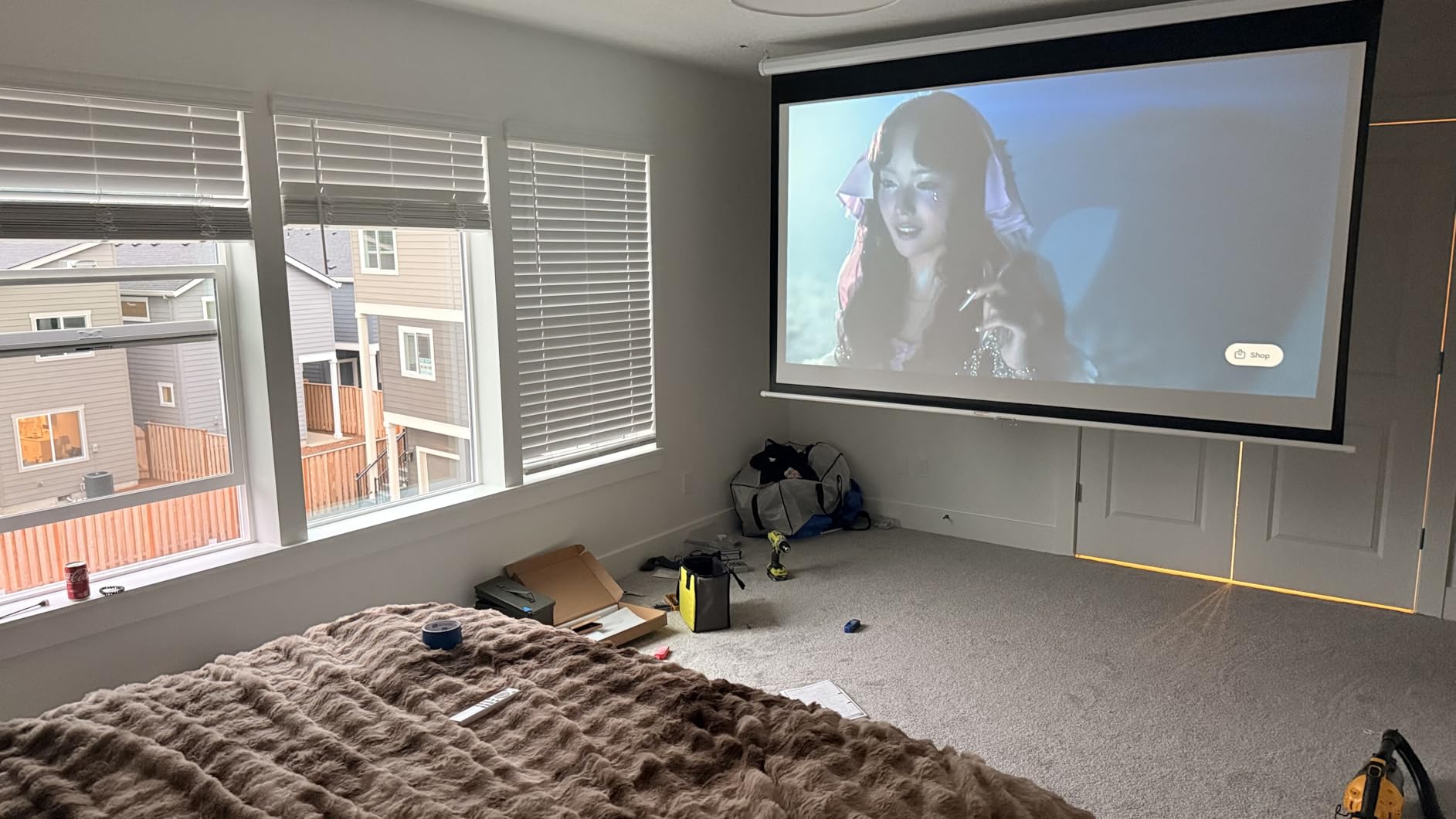 Elite Screens Manual B, 100-INCH Manual Pull Down Projector Screen Diagonal 16:9 Diag 4K 8K 3D Ultra HDR HD Ready Home Theater Movie Office Presentation, M100H customer photo 1