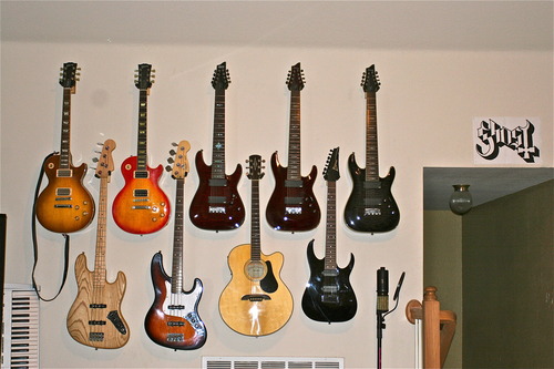String Swing CC01K-BW Guitar Hanger and Guitar Wall Mount Bracket Holder for Acoustic and Electric Guitars Black Walnut customer photo 1