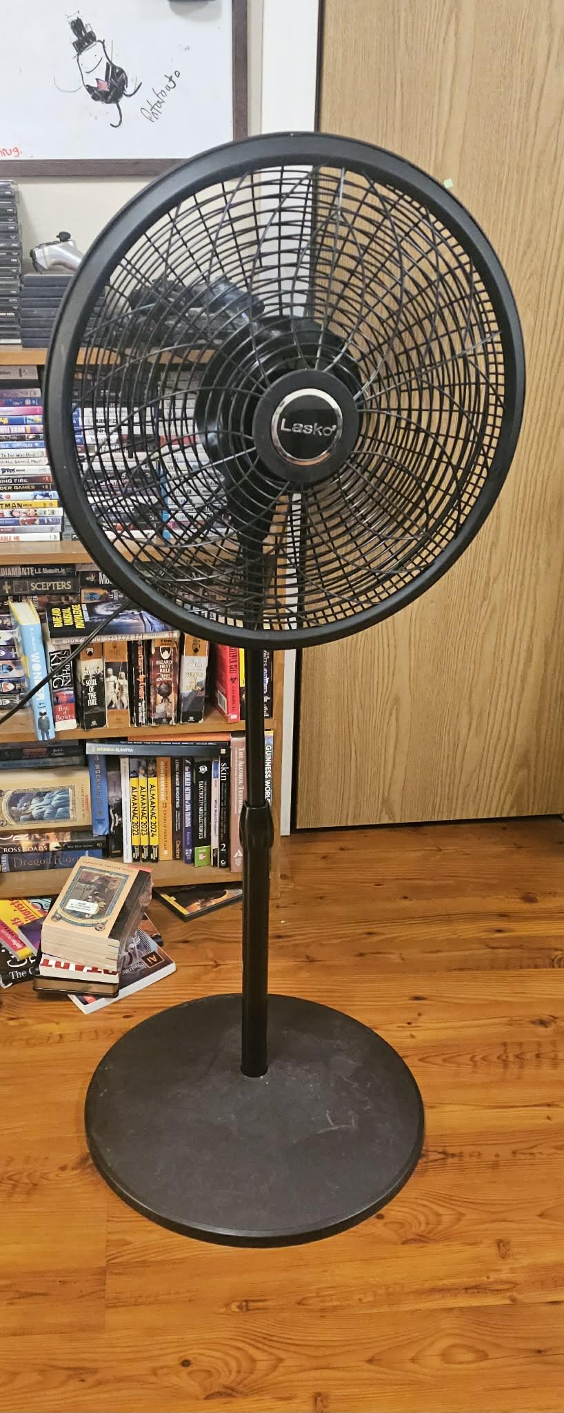 Lasko Adjustable Pedestal Fan - 18” - 1827 - Black customer photo 2