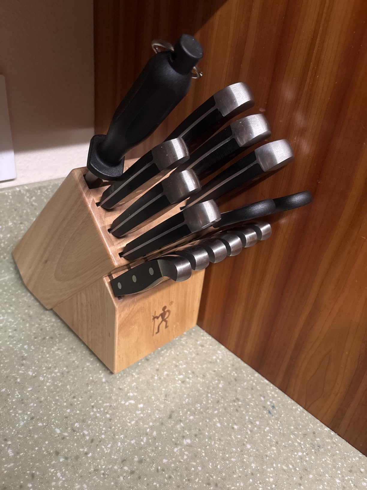 Henckels Statement 15-Pc Knife Block Set, Razor-Sharp, German Engineered | Informed by 100+ Years of Mastery. Dishwasher safe, Comfortable Grip Ideal for Everyday Cooking. High Quality Stainless Steel customer photo 2
