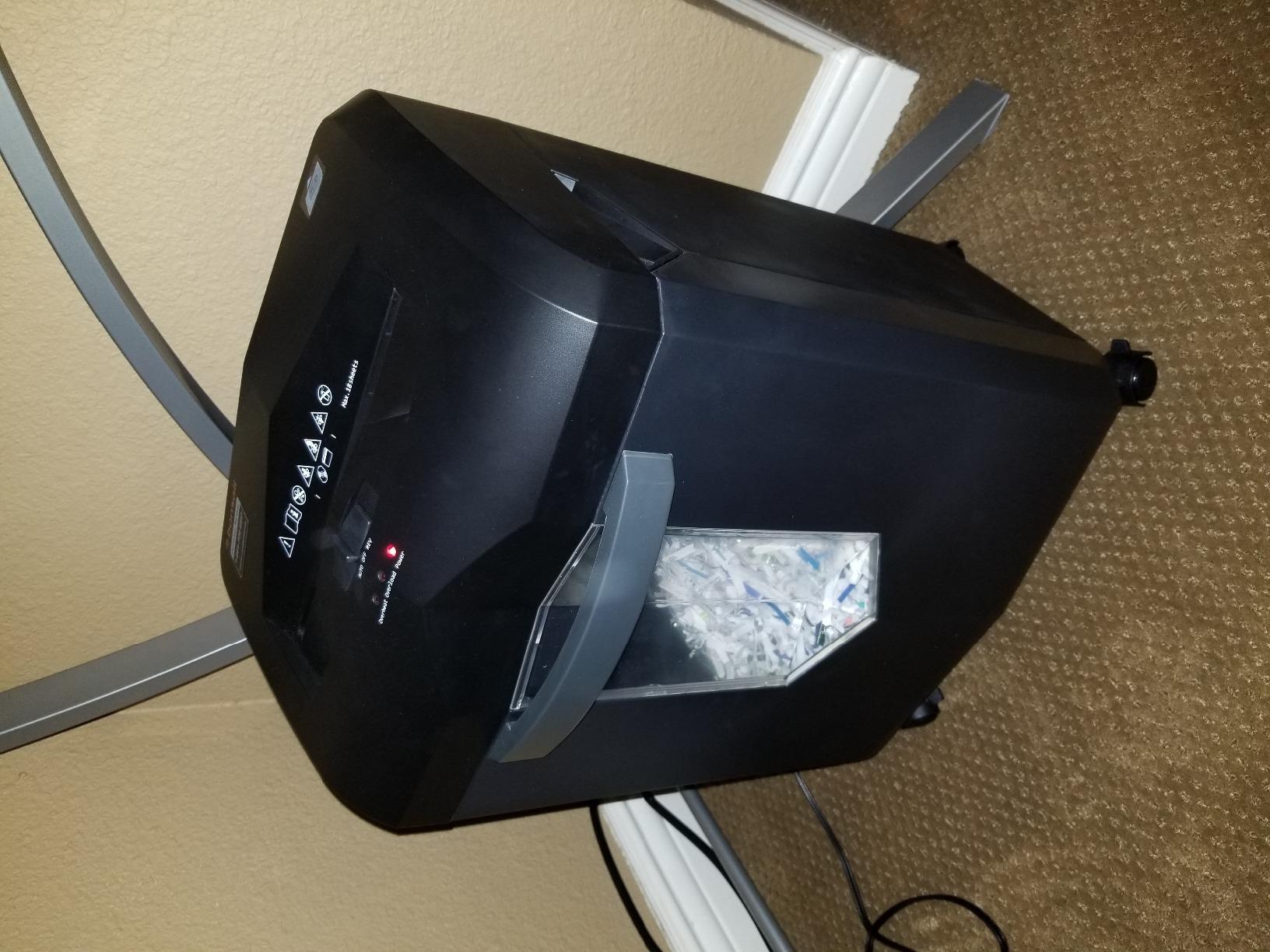 Bonsaii 18-Sheet Cross-Cut 60-Min Run Heavy Duty Paper Shredder customer photo 2