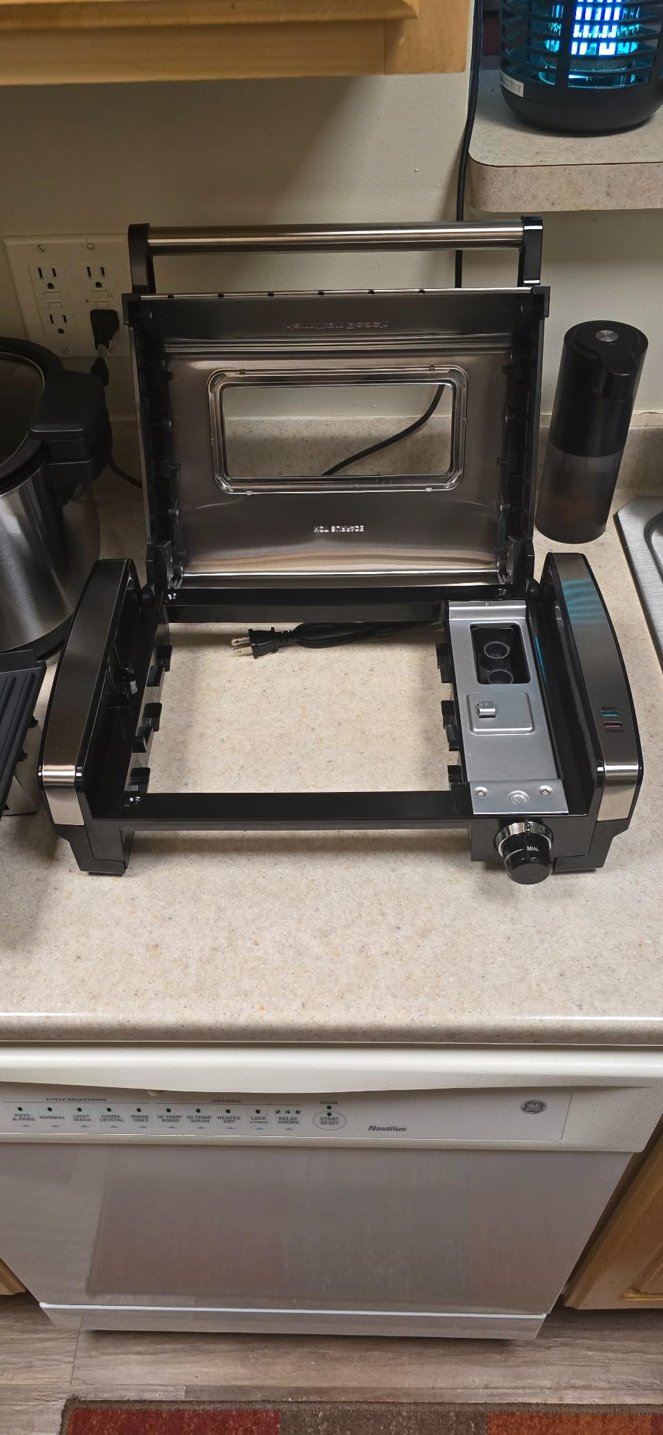 Hamilton Beach Electric Indoor Searing Grill With Lid & Viewing Window customer photo 2