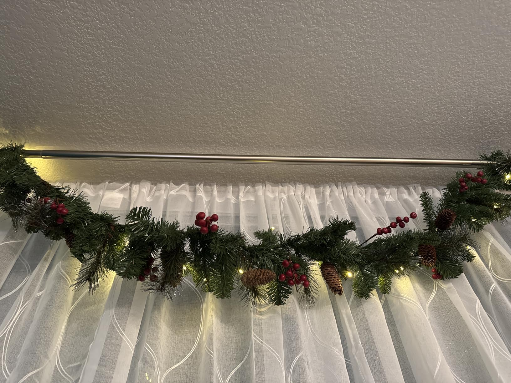 National Tree Company 9ft Pre-Lit Crestwood Spruce Christmas Garland customer photo 2