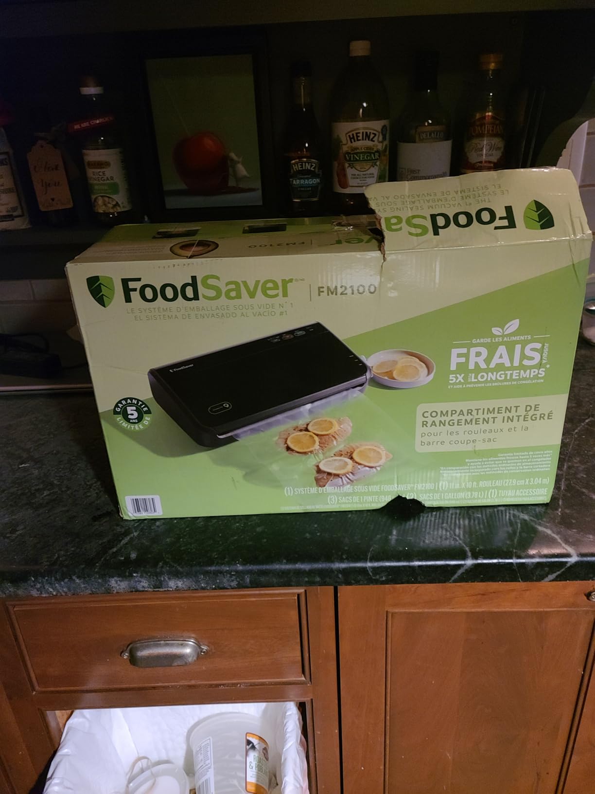 FoodSaver Vacuum Sealer Machine, Automatic Bag Detection, Sous Vide Friendly, with sealer bags, roll, handheld vacuum sealer, black customer photo 2