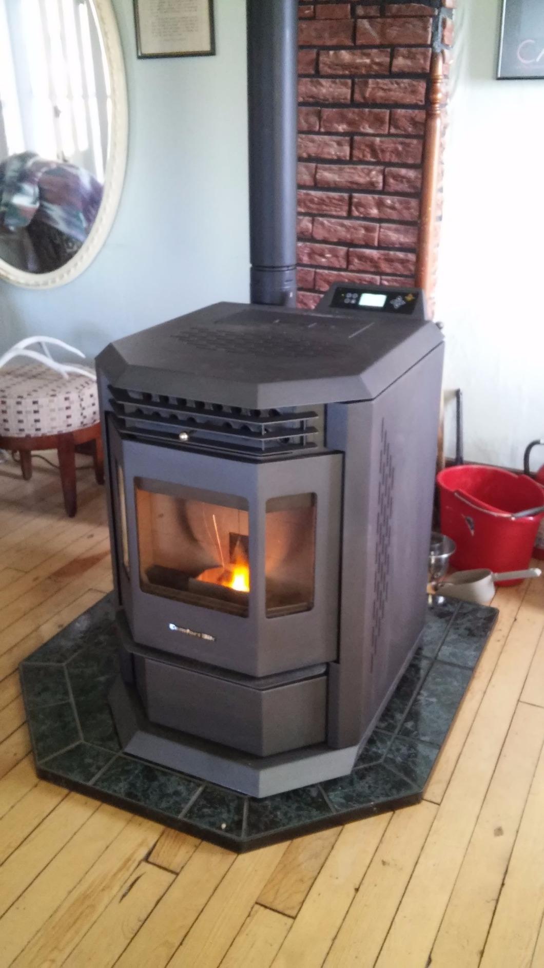 ComfortBilt HP22 Pellet Stove, 2,800 sq. ft., 55 lb. Hopper, Black customer photo 2
